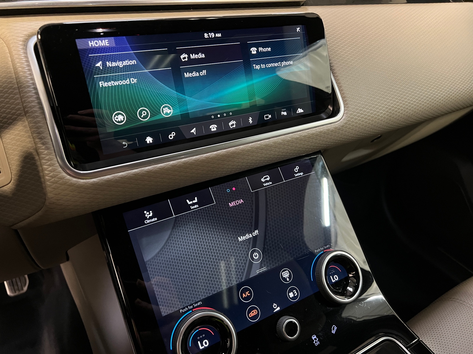 Thumbnail: 2020 Land Rover Range Rover Velar - 3