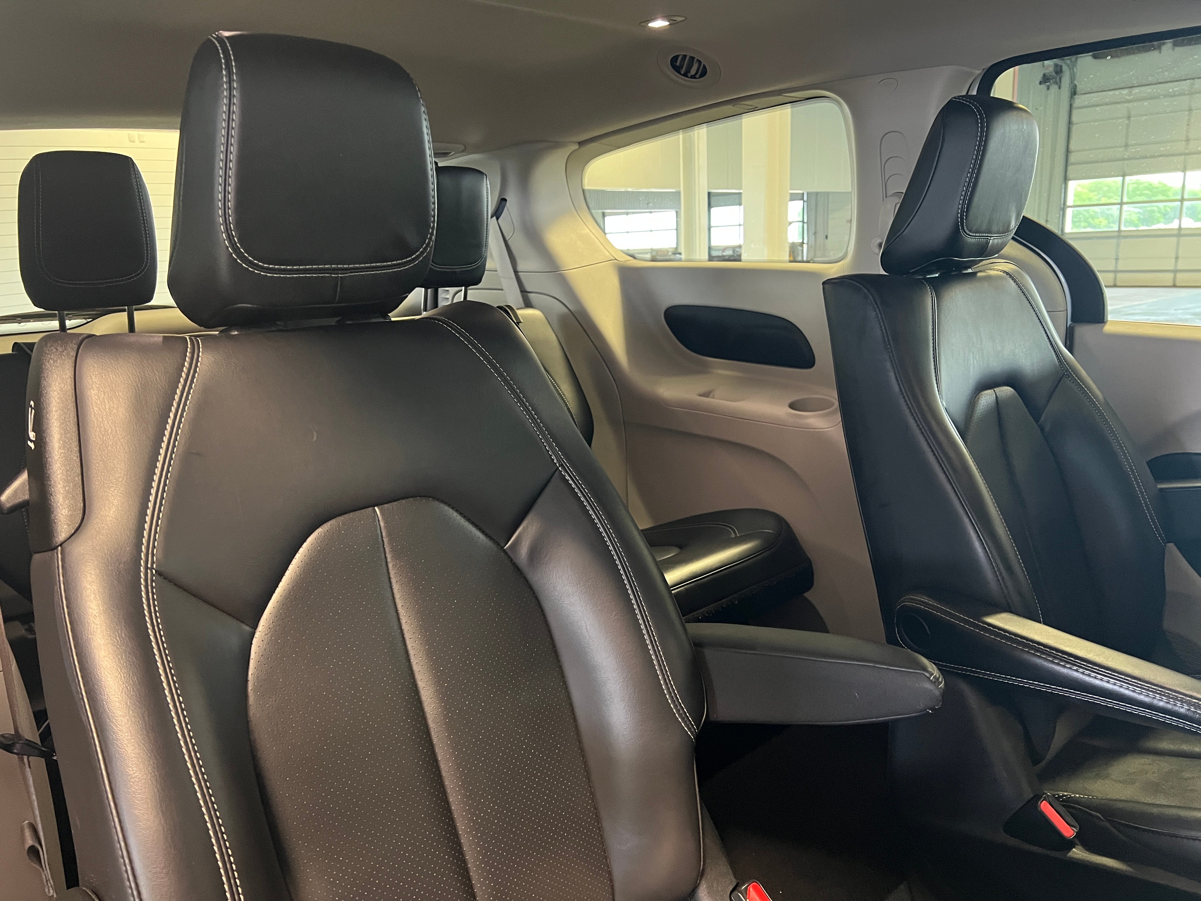 2023 Chrysler Pacifica Hybrid Touring L 5