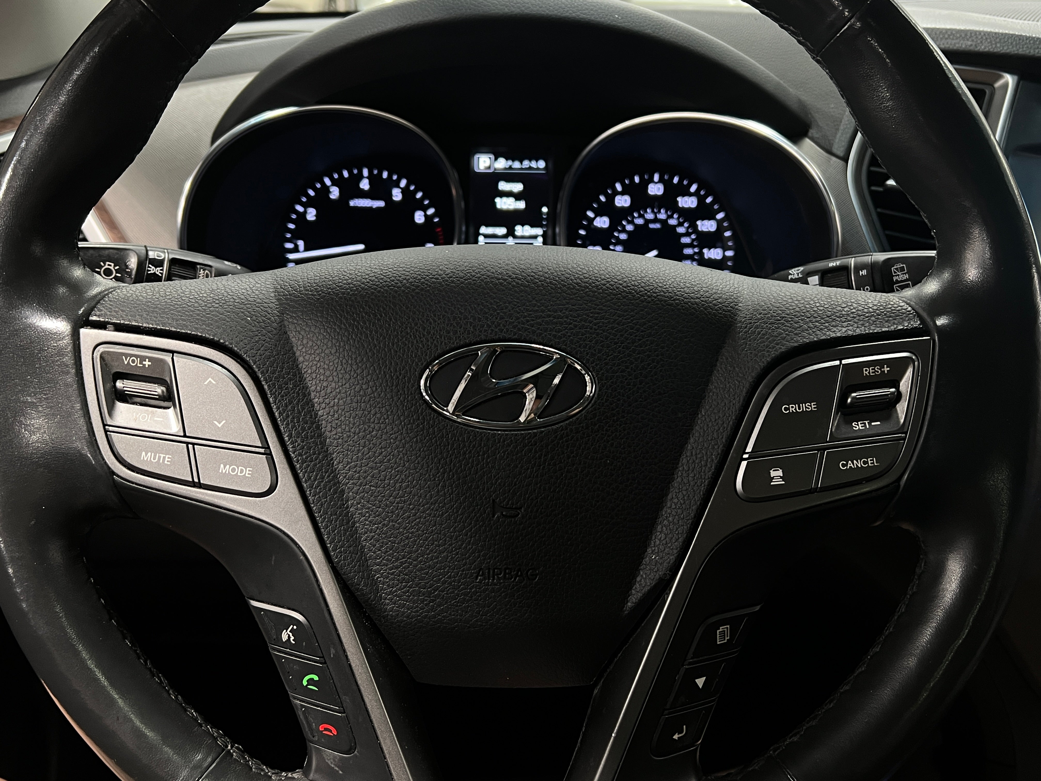 2017 Hyundai Santa Fe Limited 4