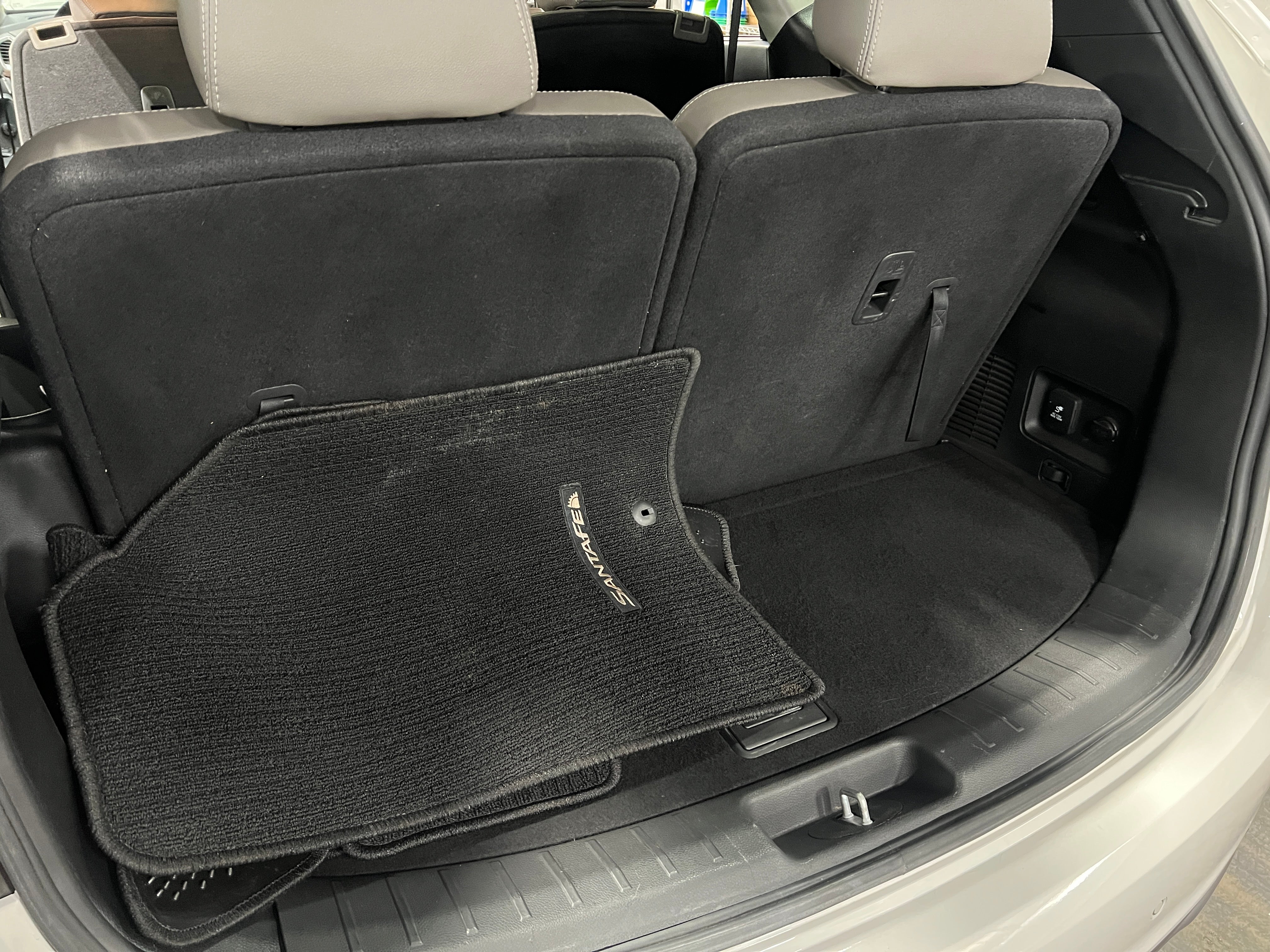 2017 Hyundai Santa Fe Limited 6
