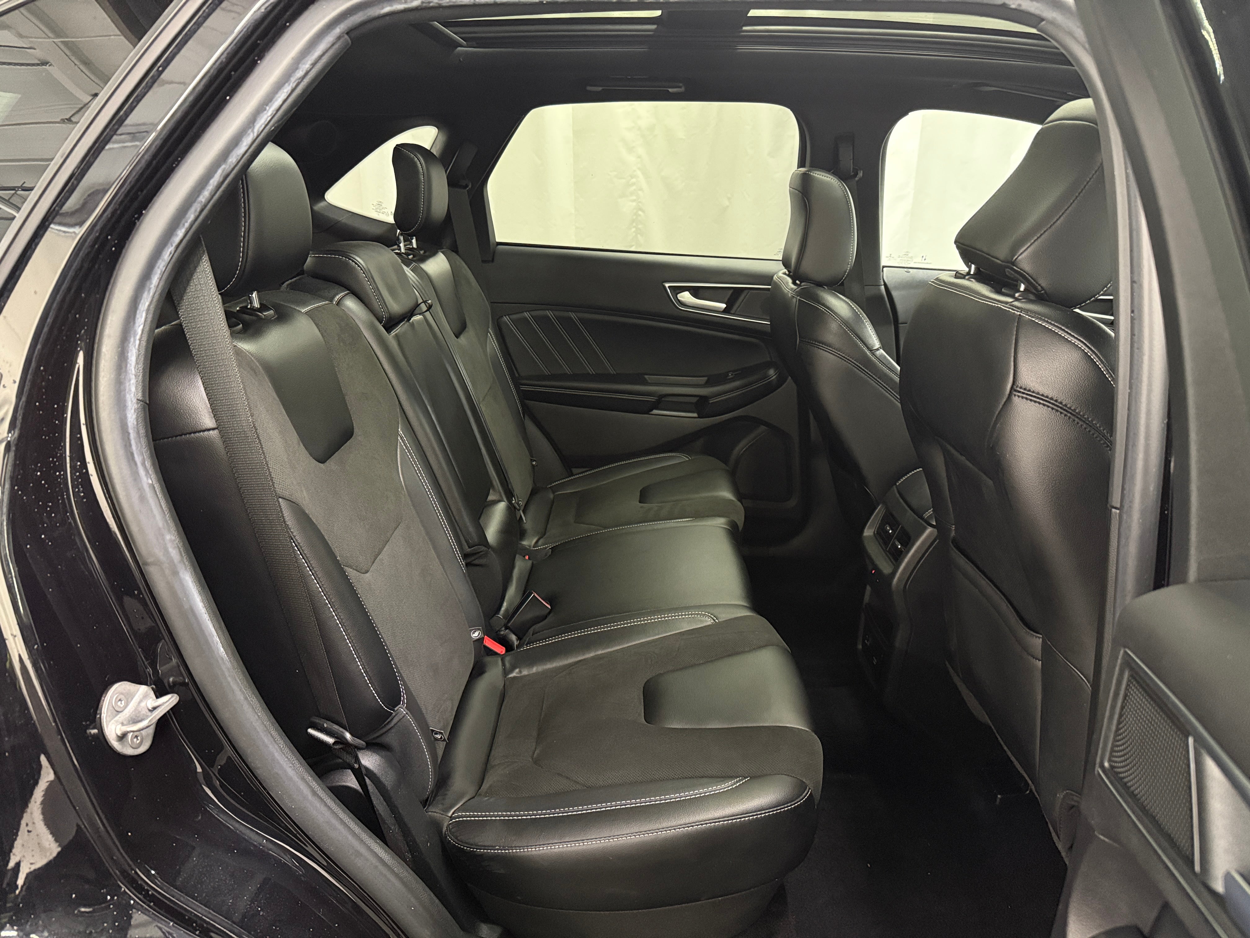 2022 Ford Edge ST 5