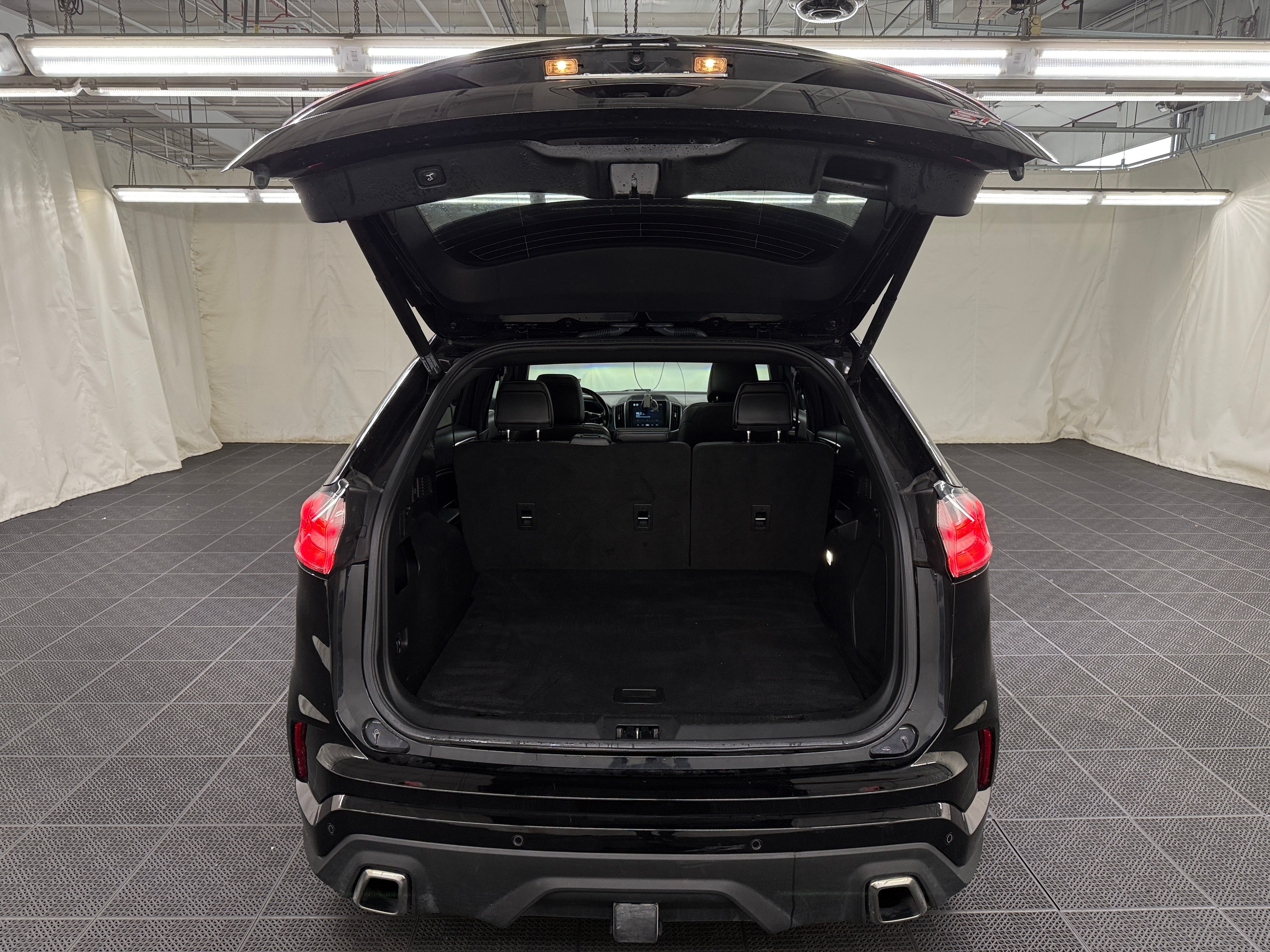 2022 Ford Edge ST 6