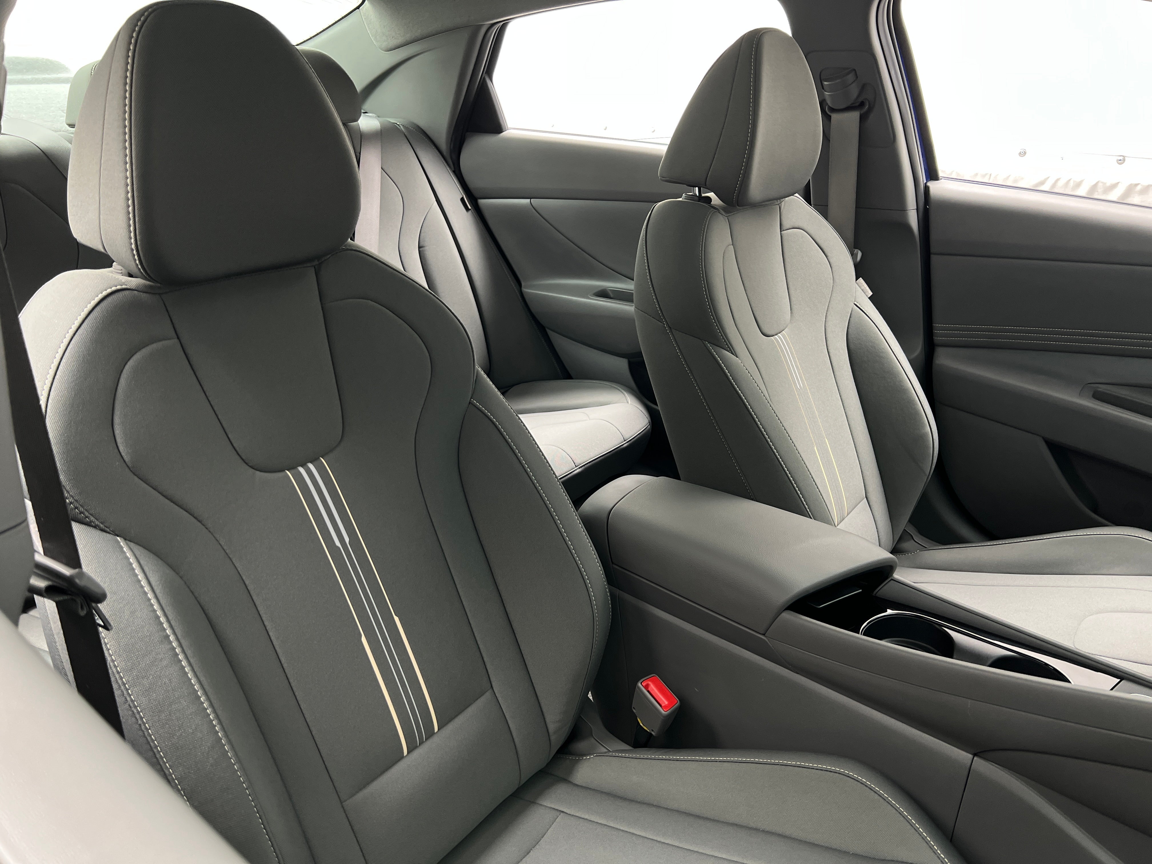 2025 Hyundai Elantra SEL 2