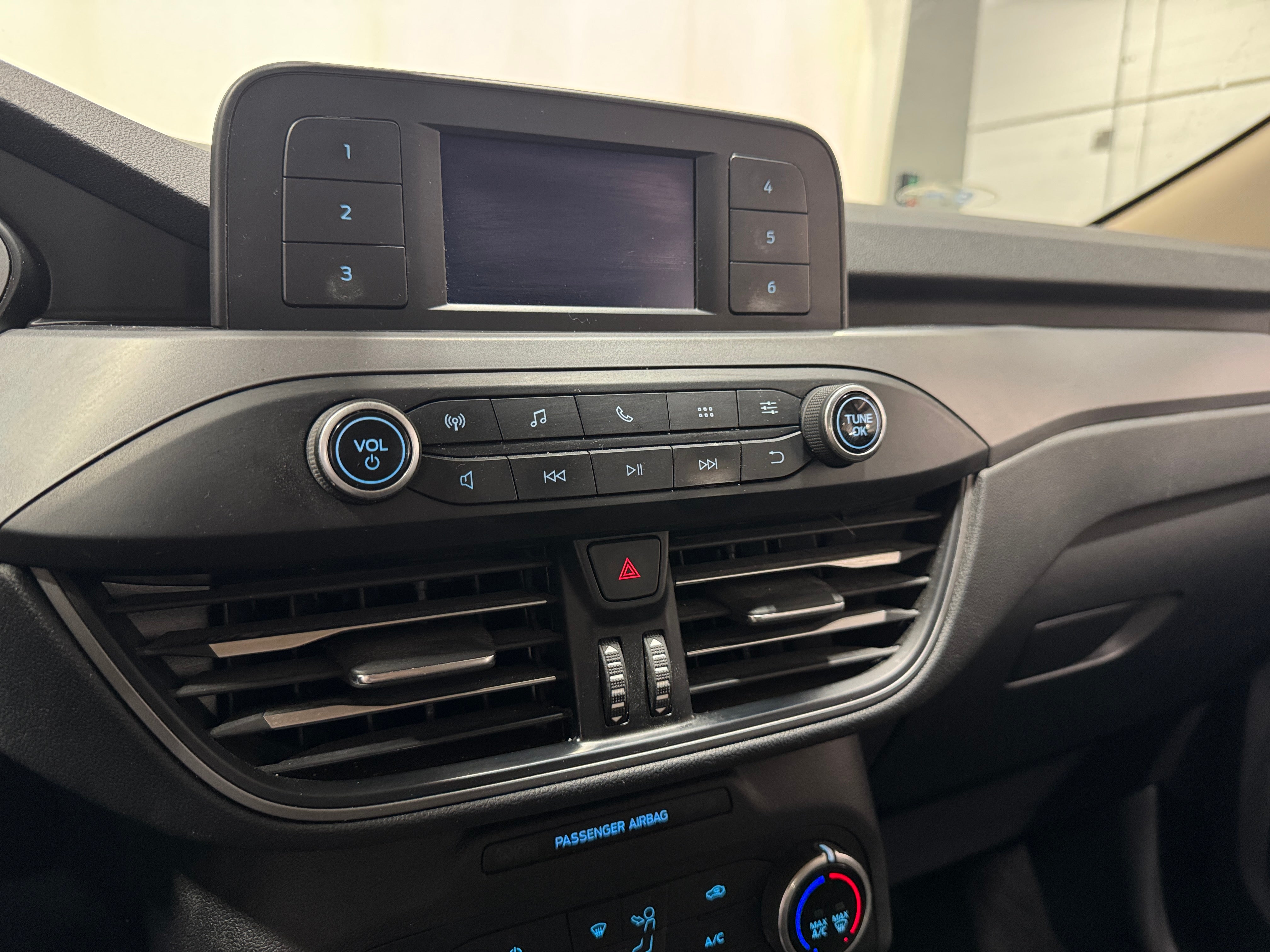 2020 Ford Escape S 4