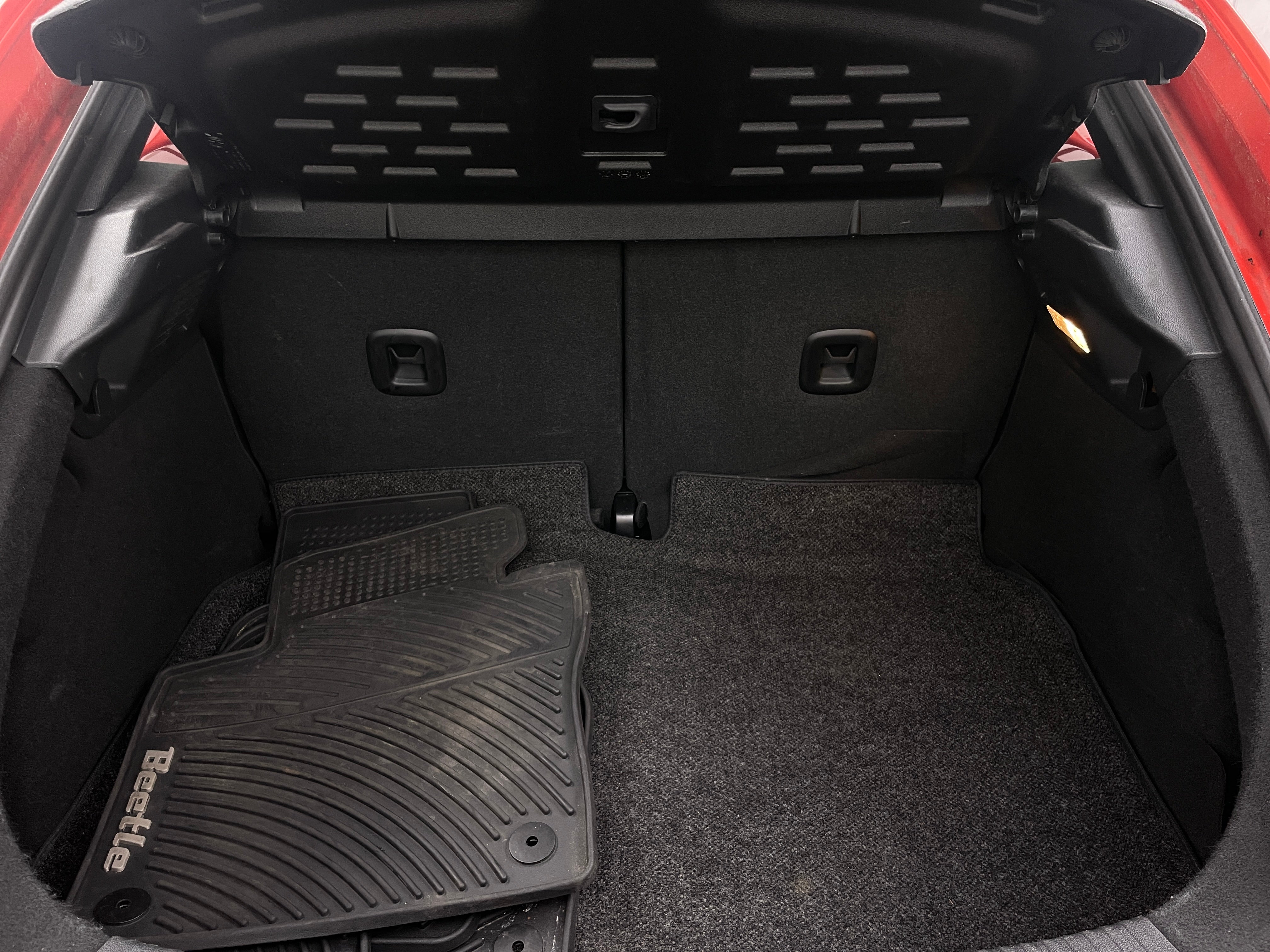 2017 Volkswagen Beetle SE 6