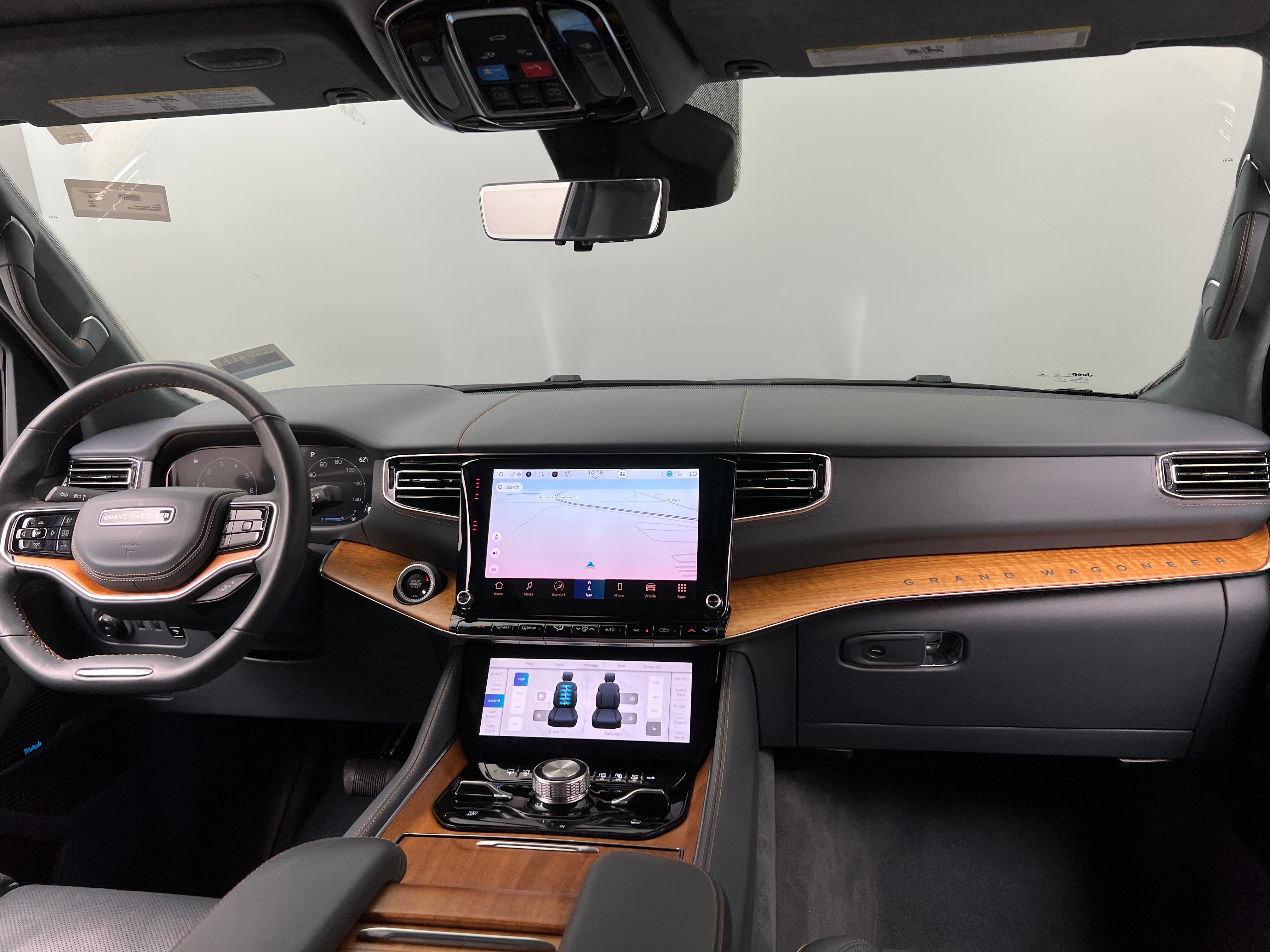 2022 Jeep Grand Wagoneer Series II 2