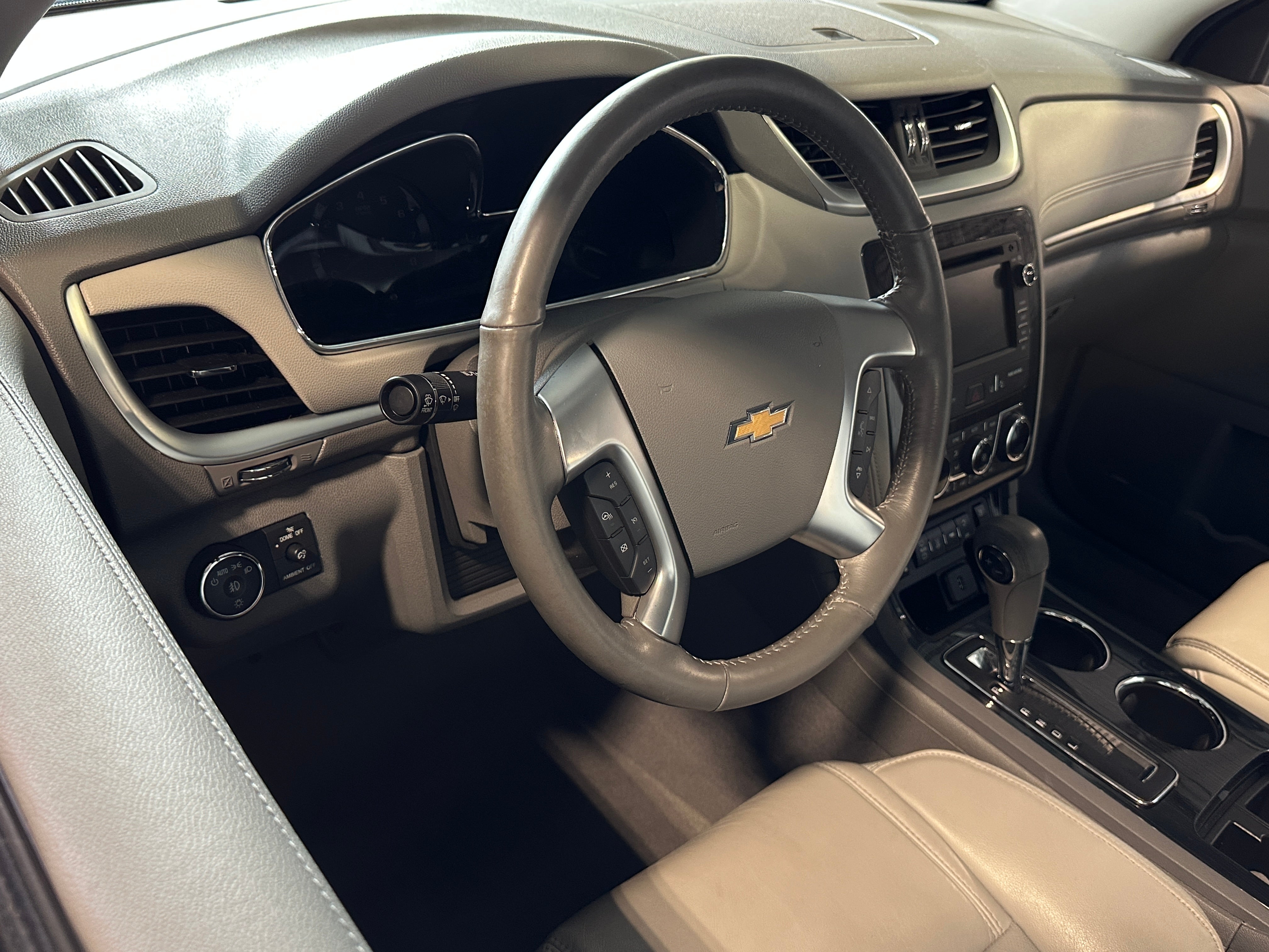 2017 Chevrolet Traverse Premier 2