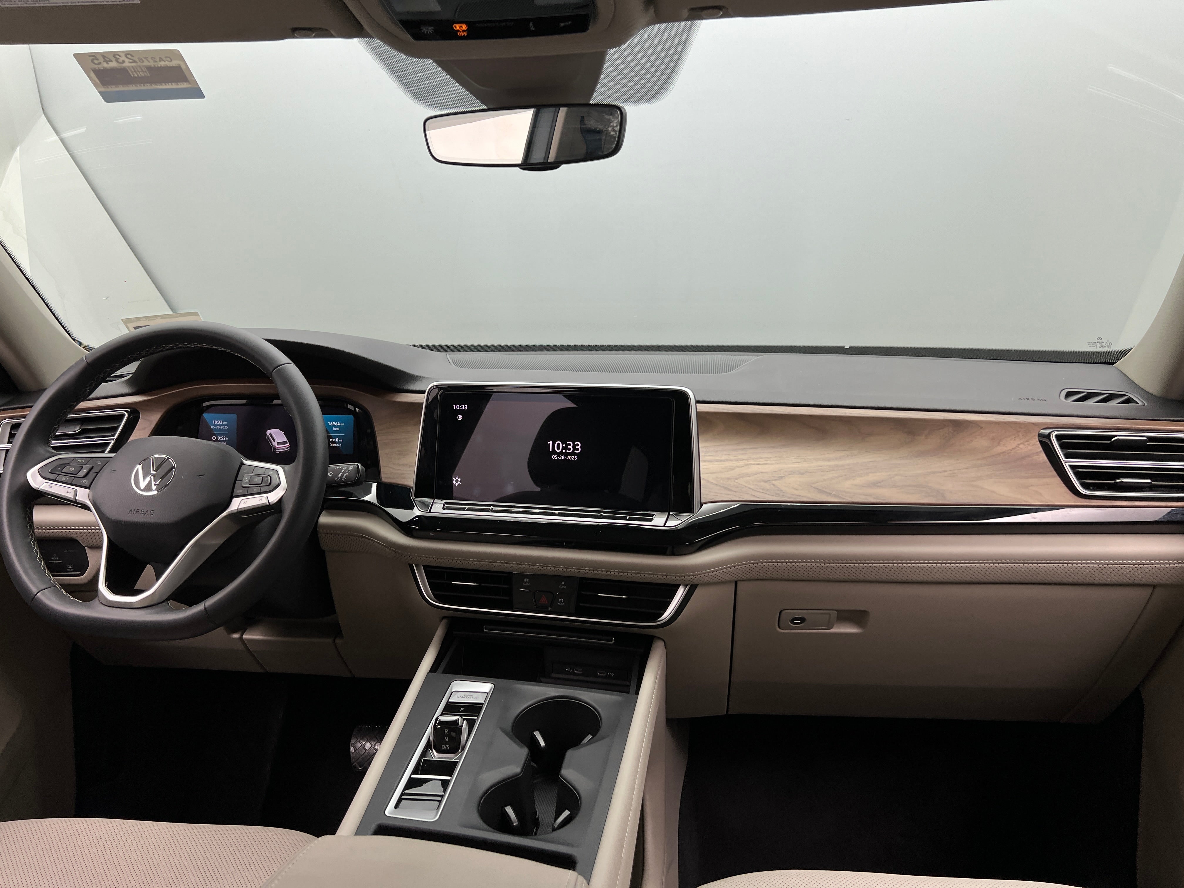 2024 Volkswagen Atlas SE 2