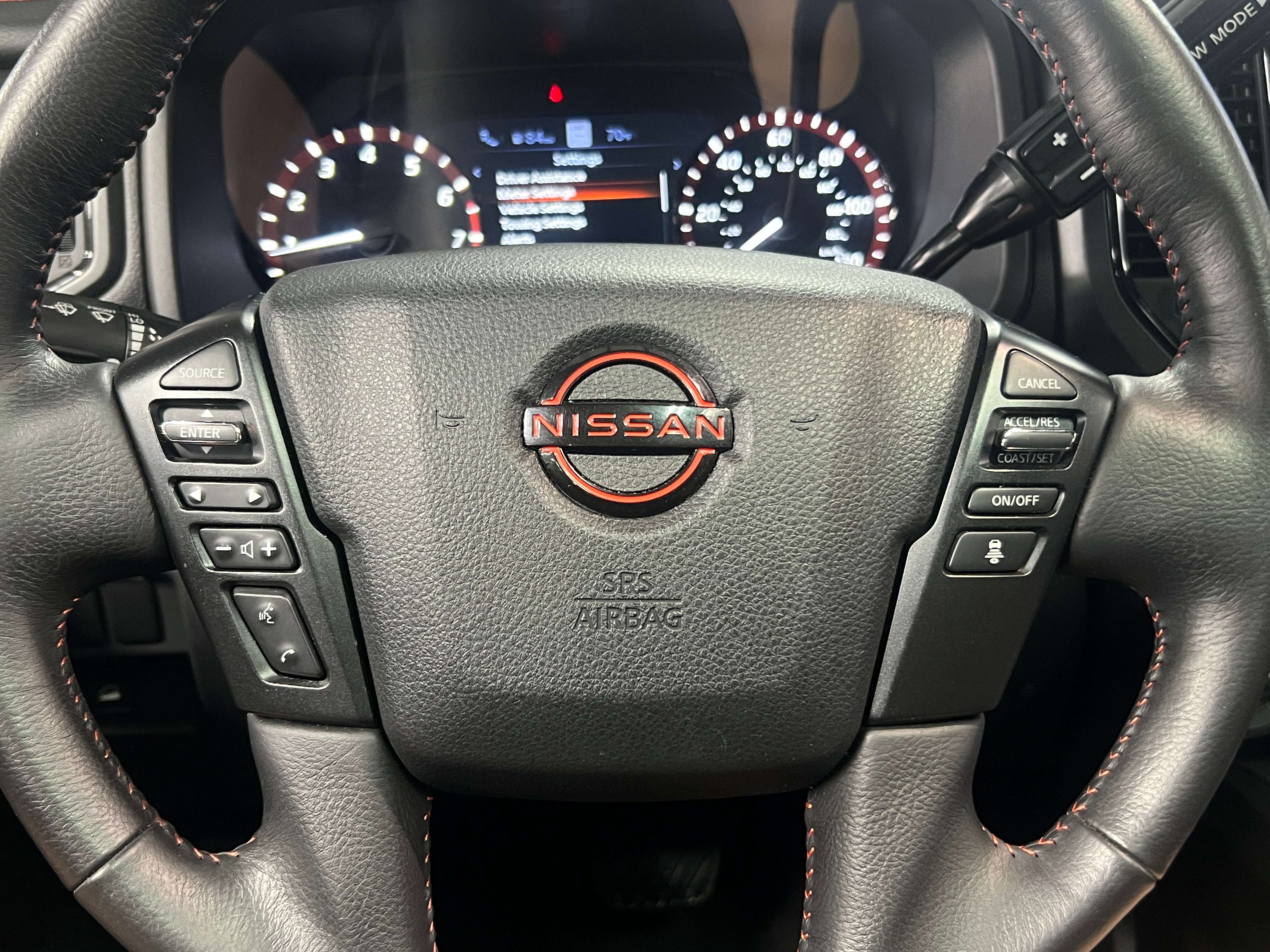 2023 Nissan Titan PRO-4X 5