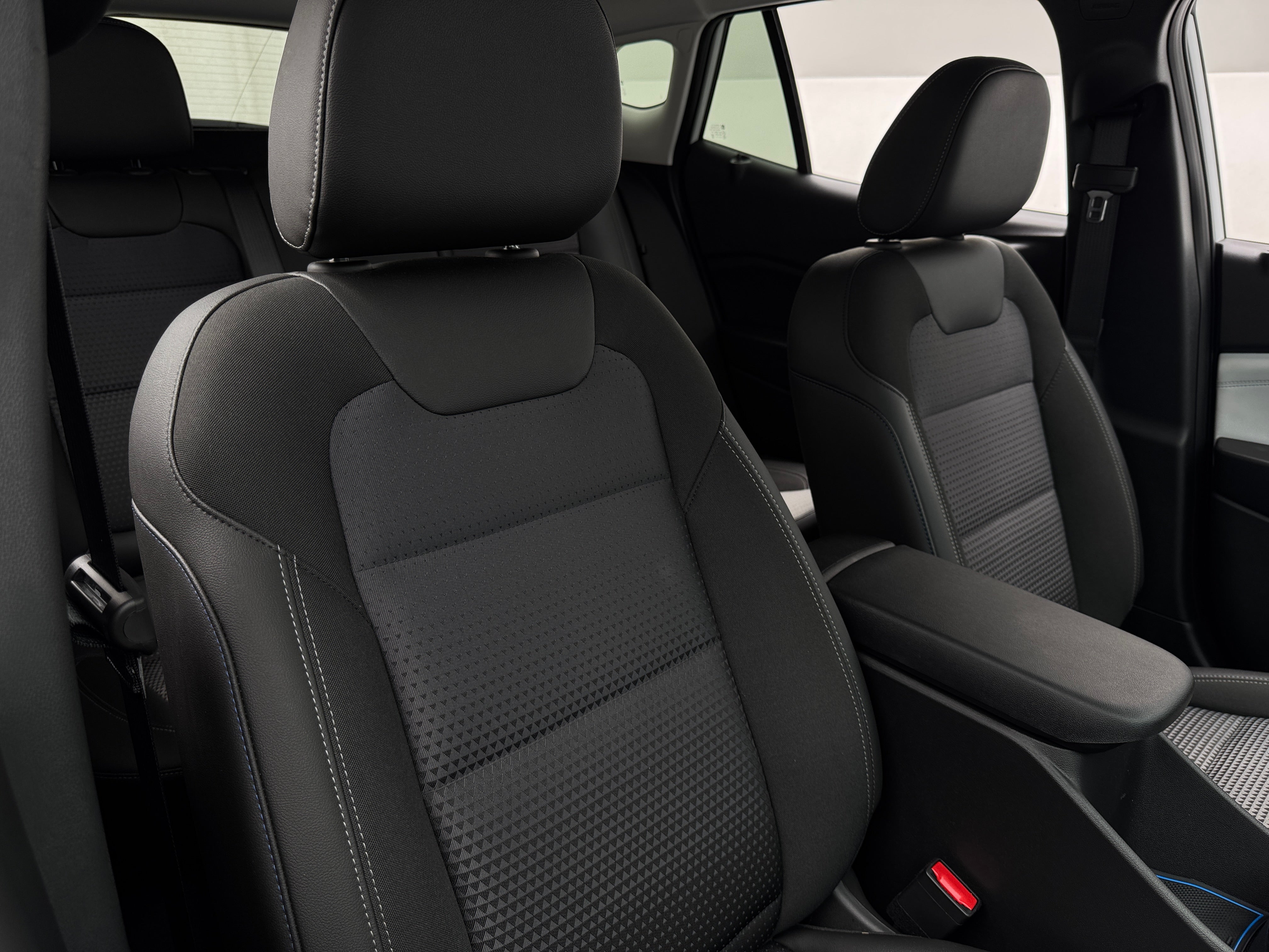 2025 Chevrolet Trax LT 2