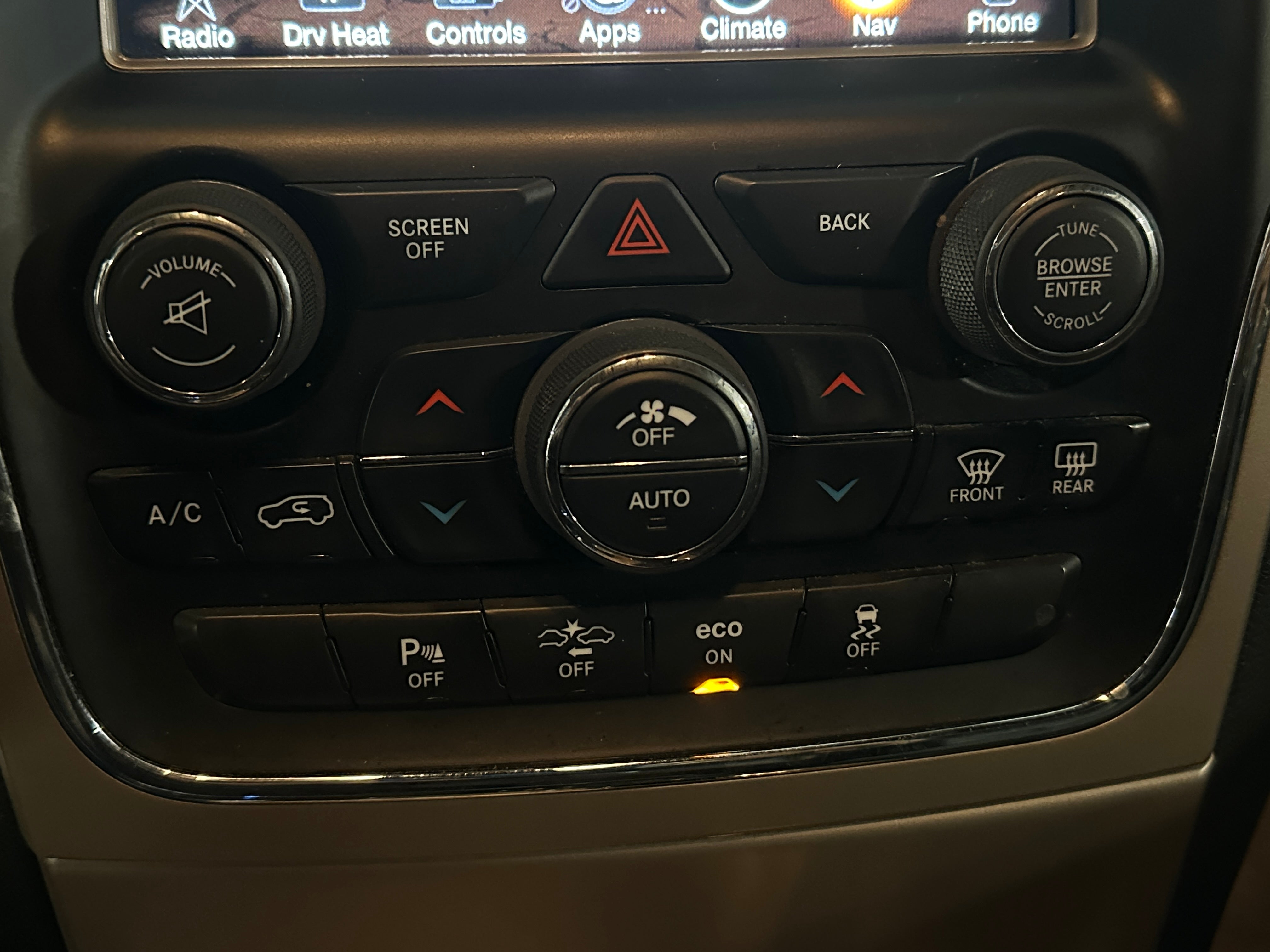 2014 Jeep Grand Cherokee Overland 3