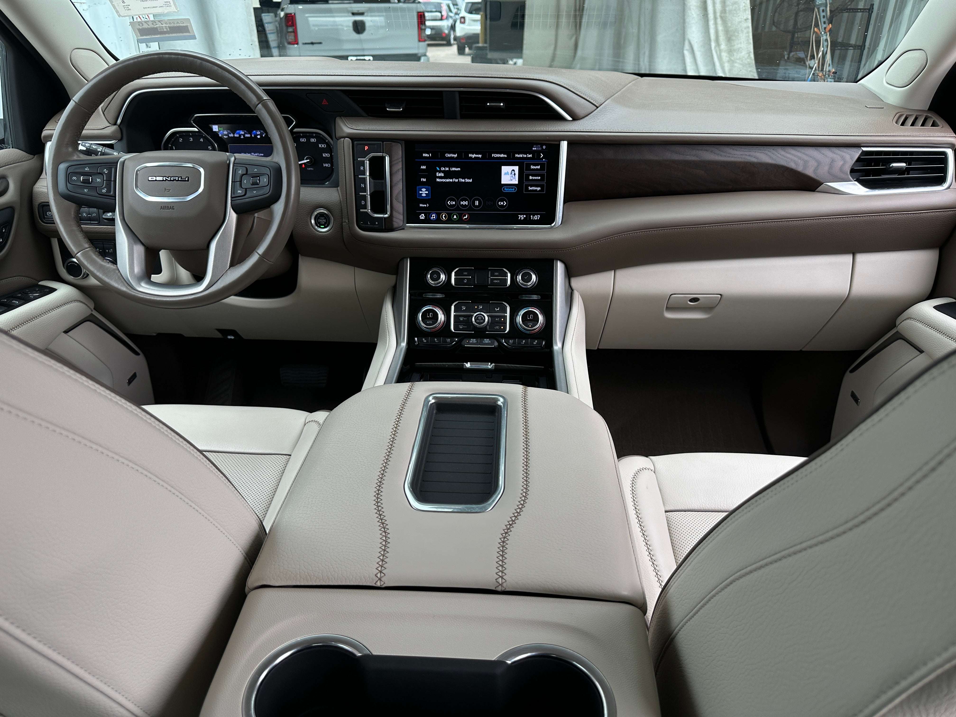 2021 GMC Yukon Denali 2