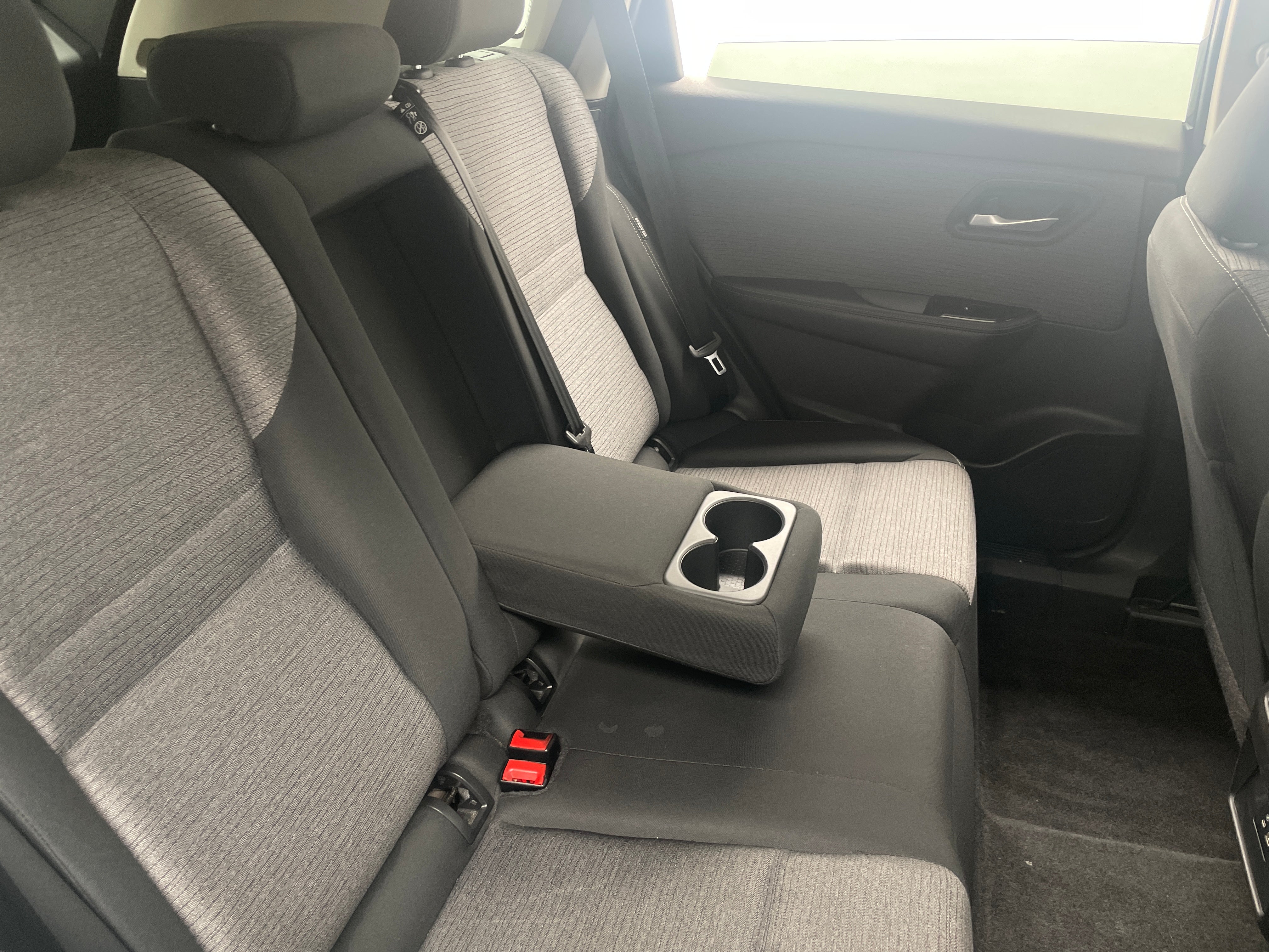 2023 Nissan Rogue SV 6