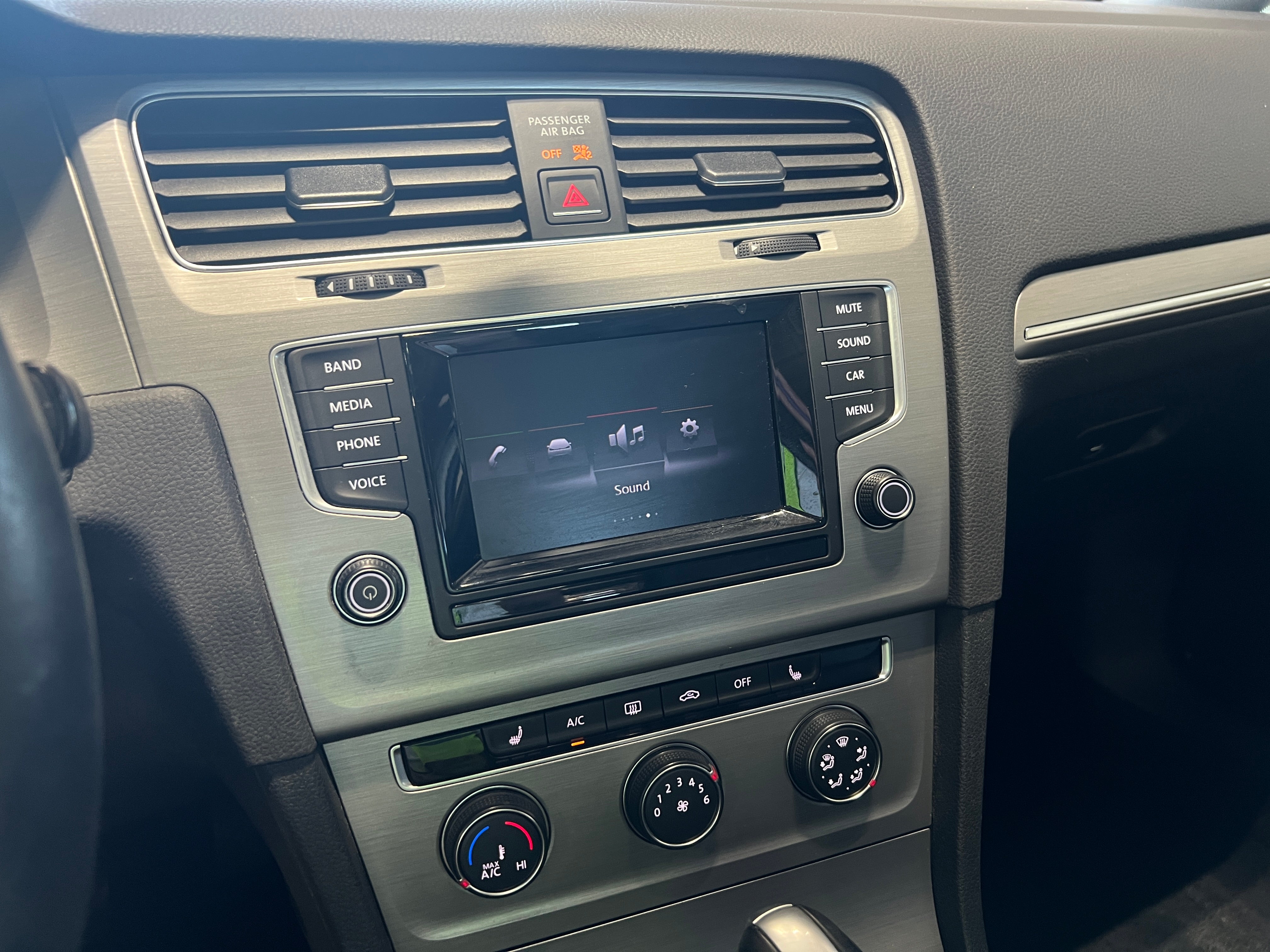 2015 Volkswagen Golf SE 3