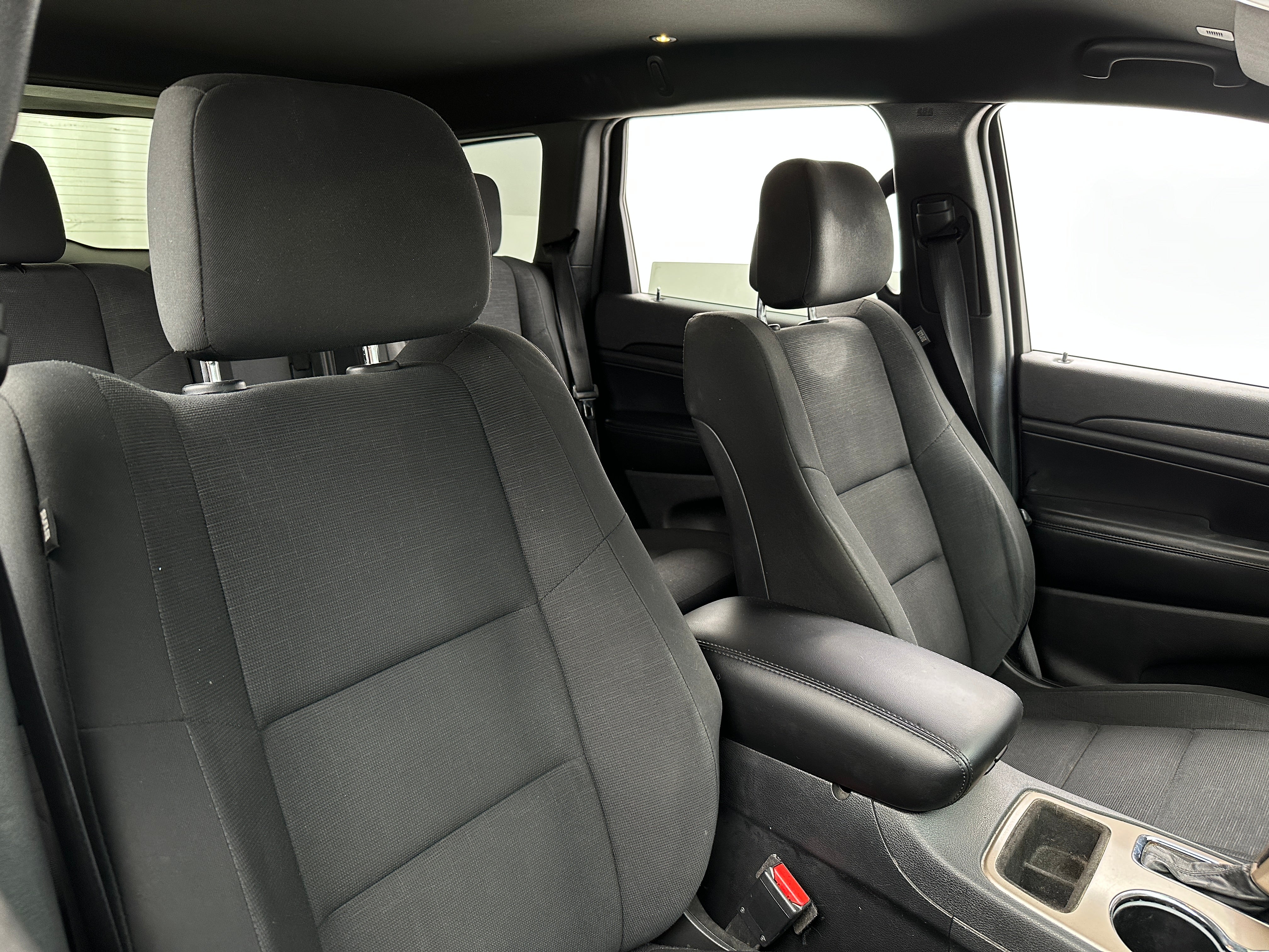 2017 Jeep Grand Cherokee Laredo 2