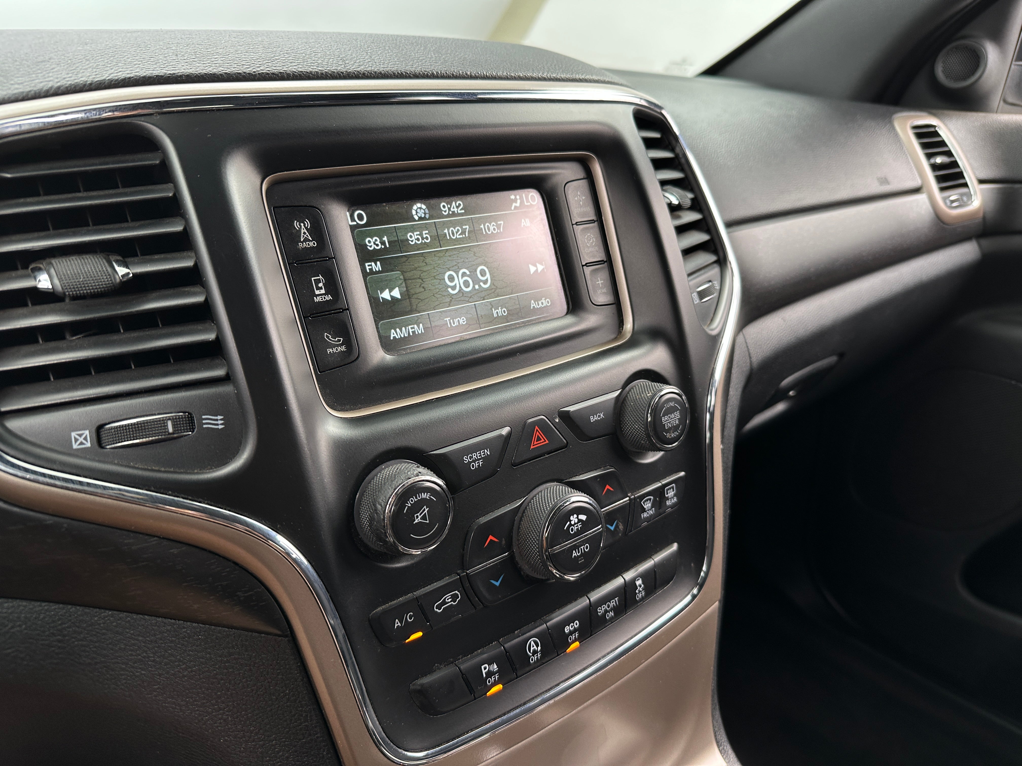 2017 Jeep Grand Cherokee Laredo 4
