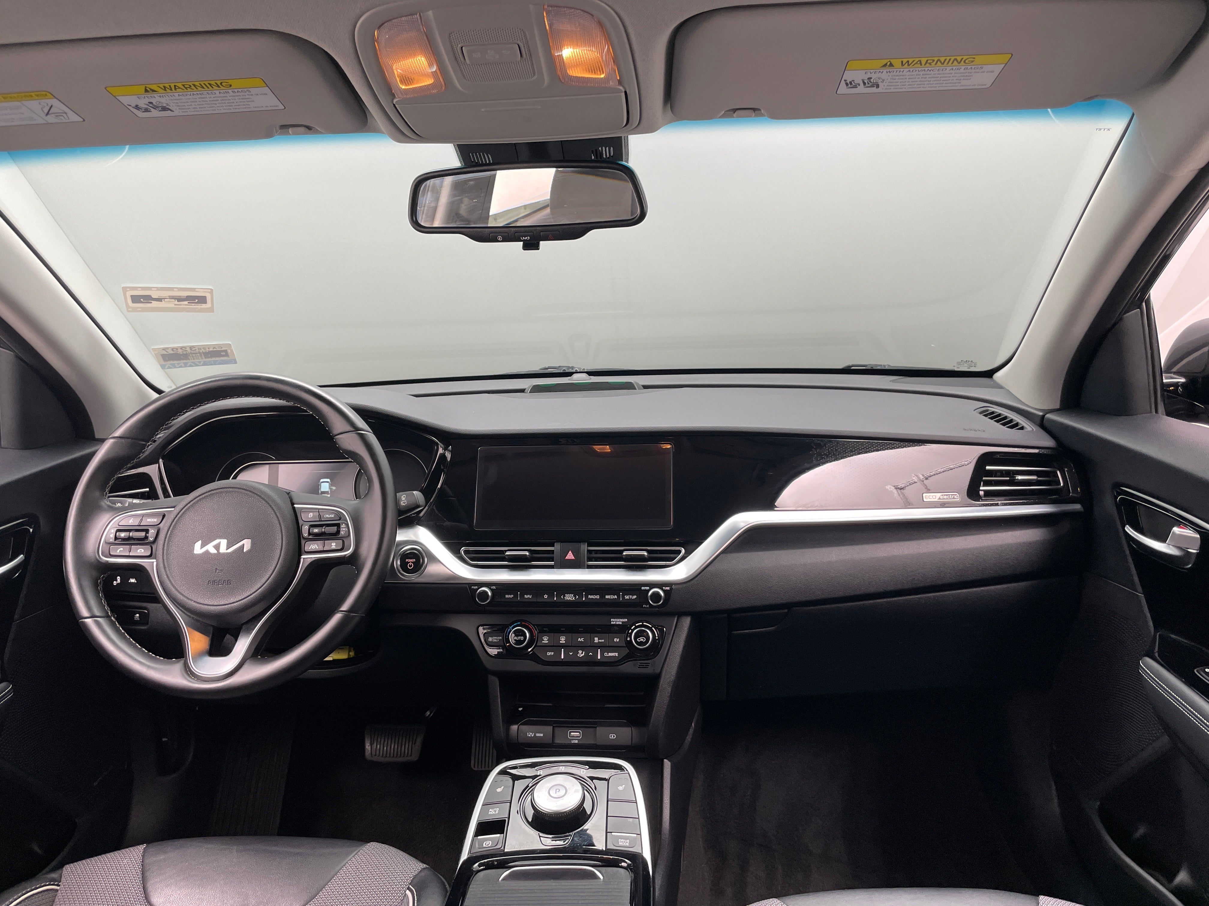 2022 Kia Niro EX 2
