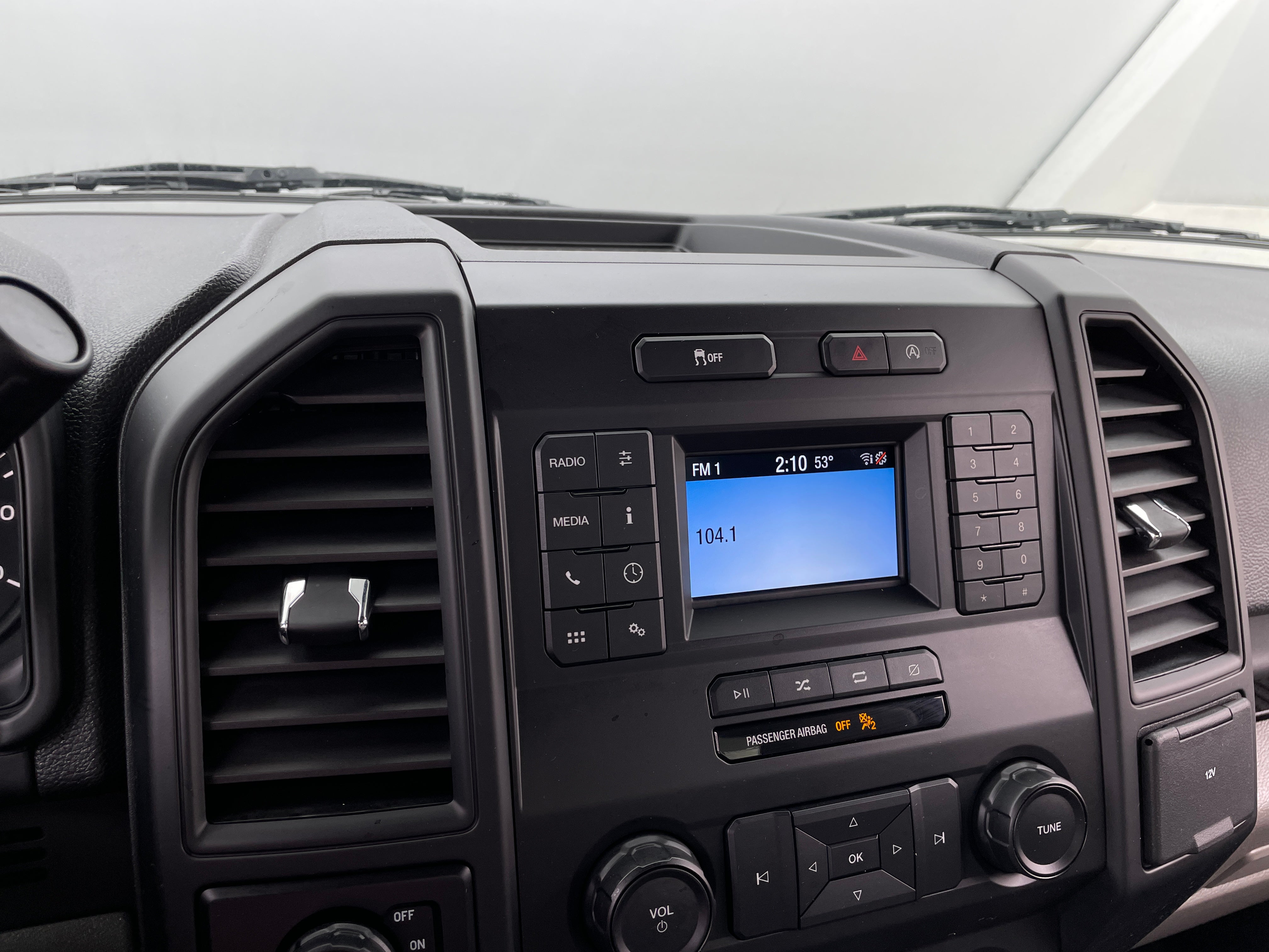 2019 Ford Econoline E-150 4