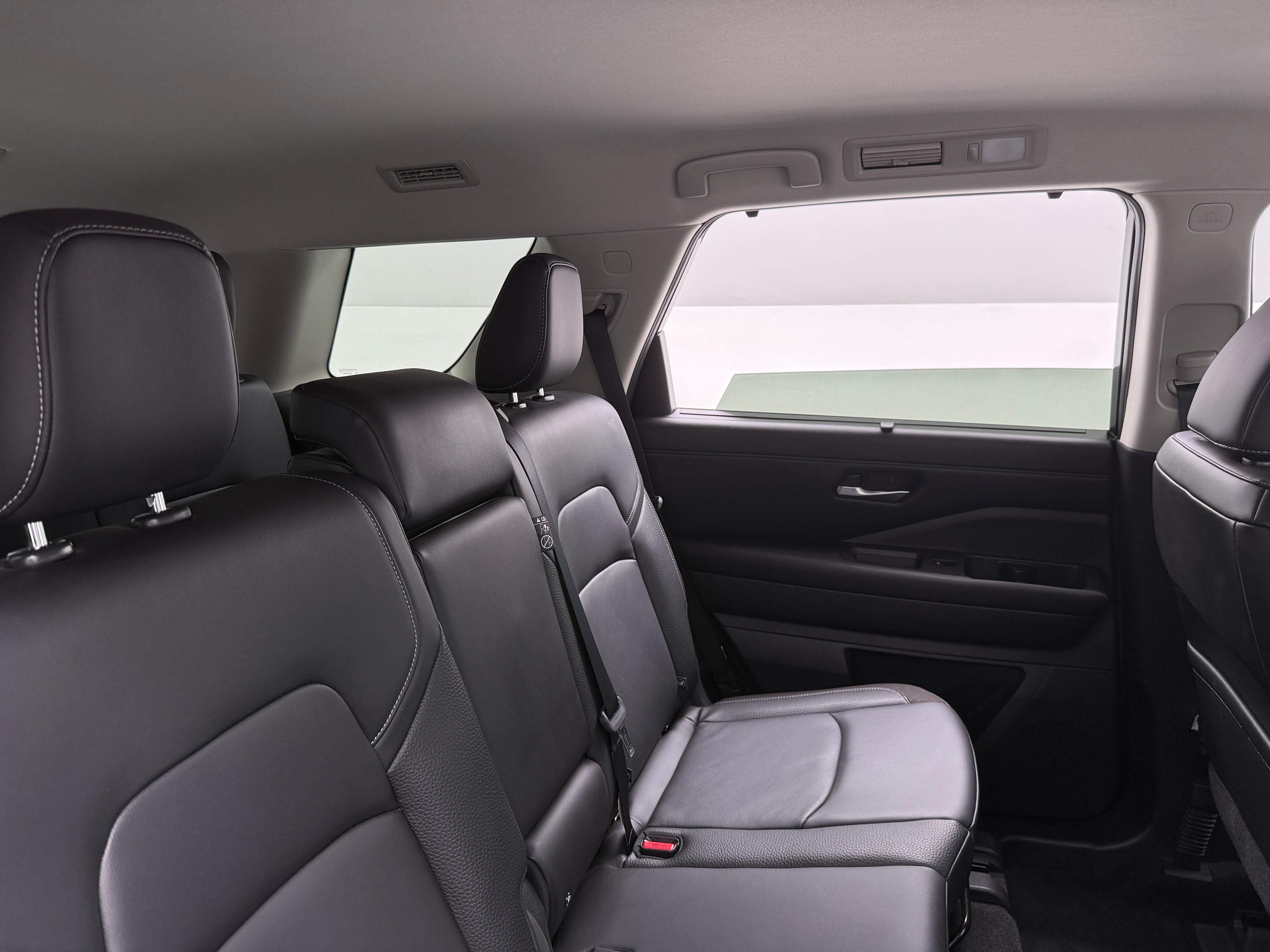 2022 Nissan Pathfinder SL 5