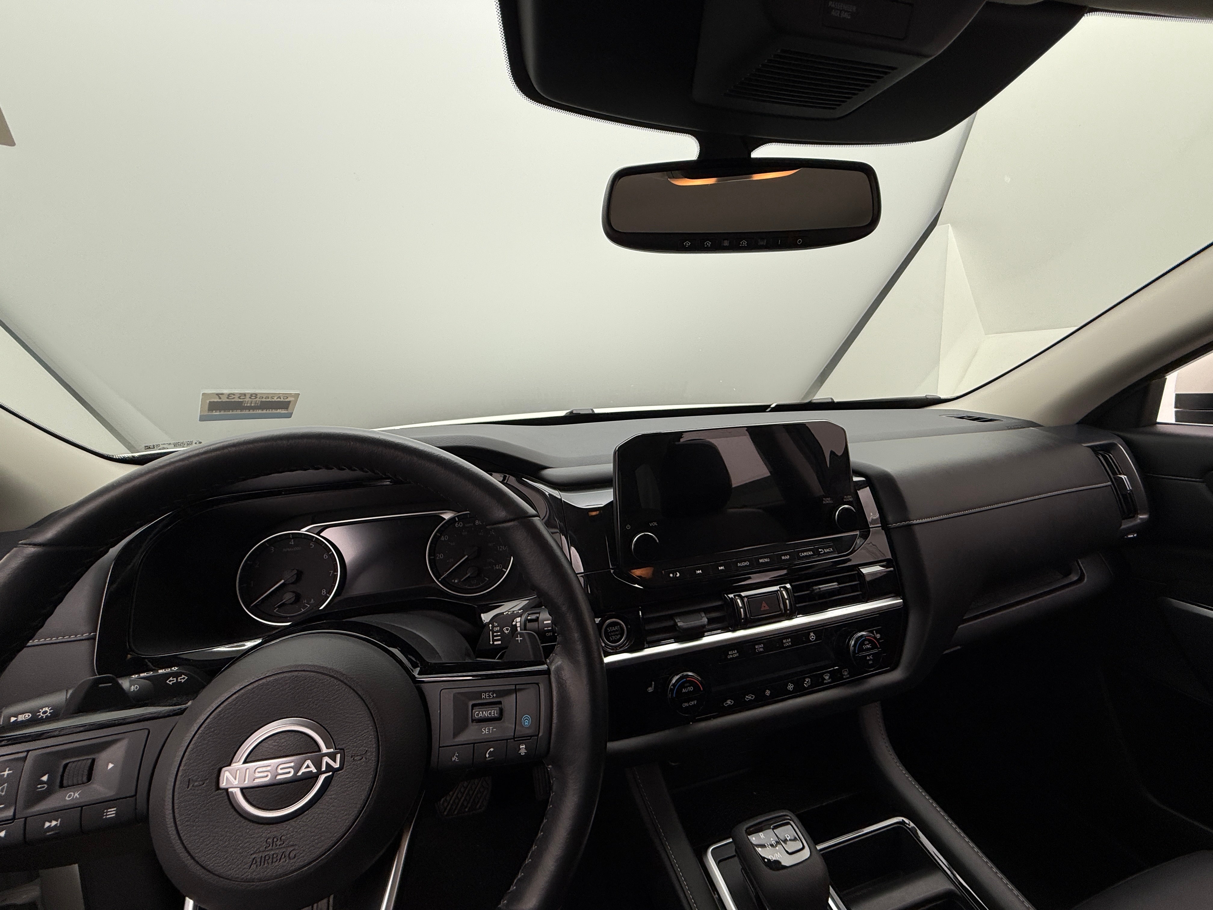 2022 Nissan Pathfinder SL 2