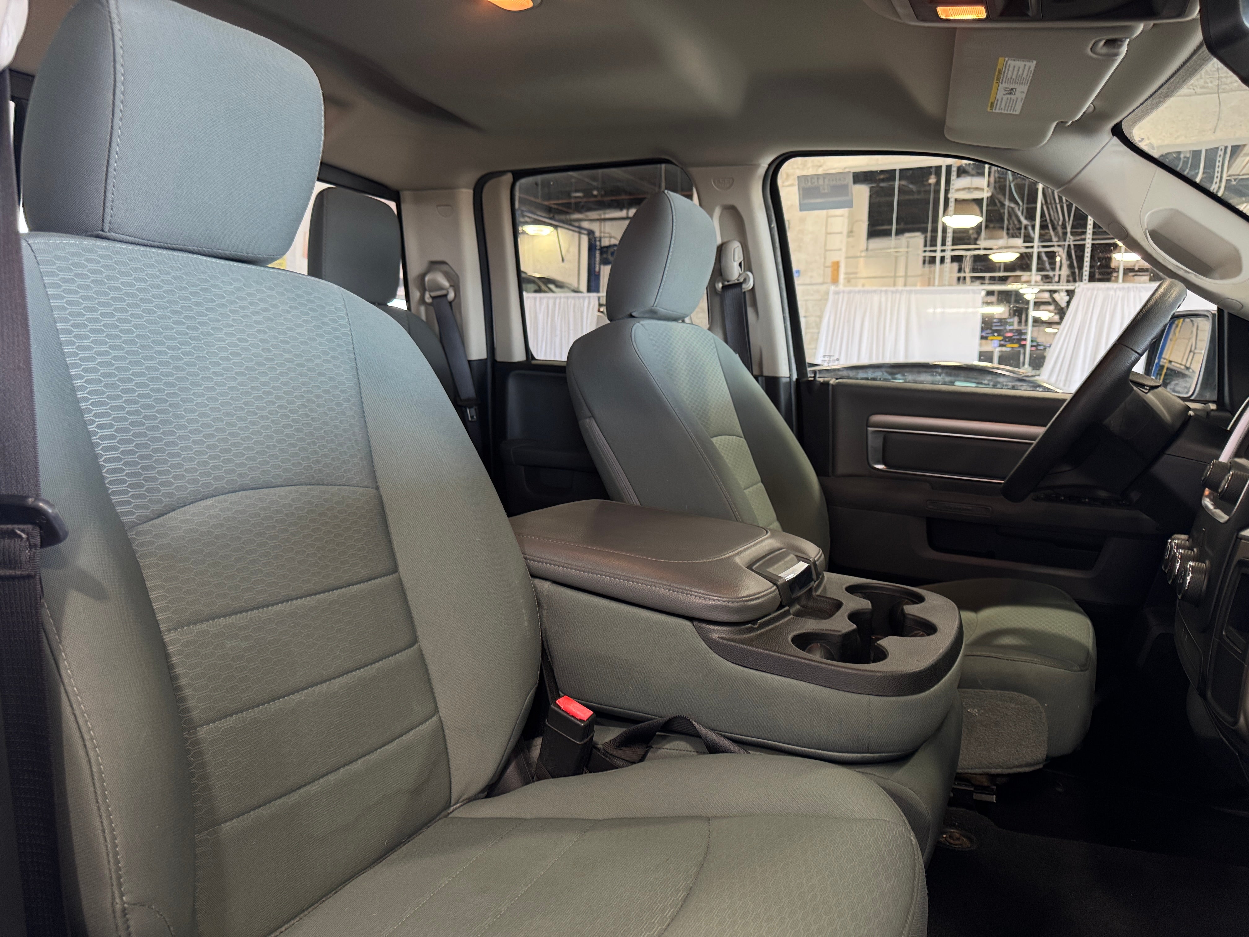 2016 RAM 1500 SLT 2