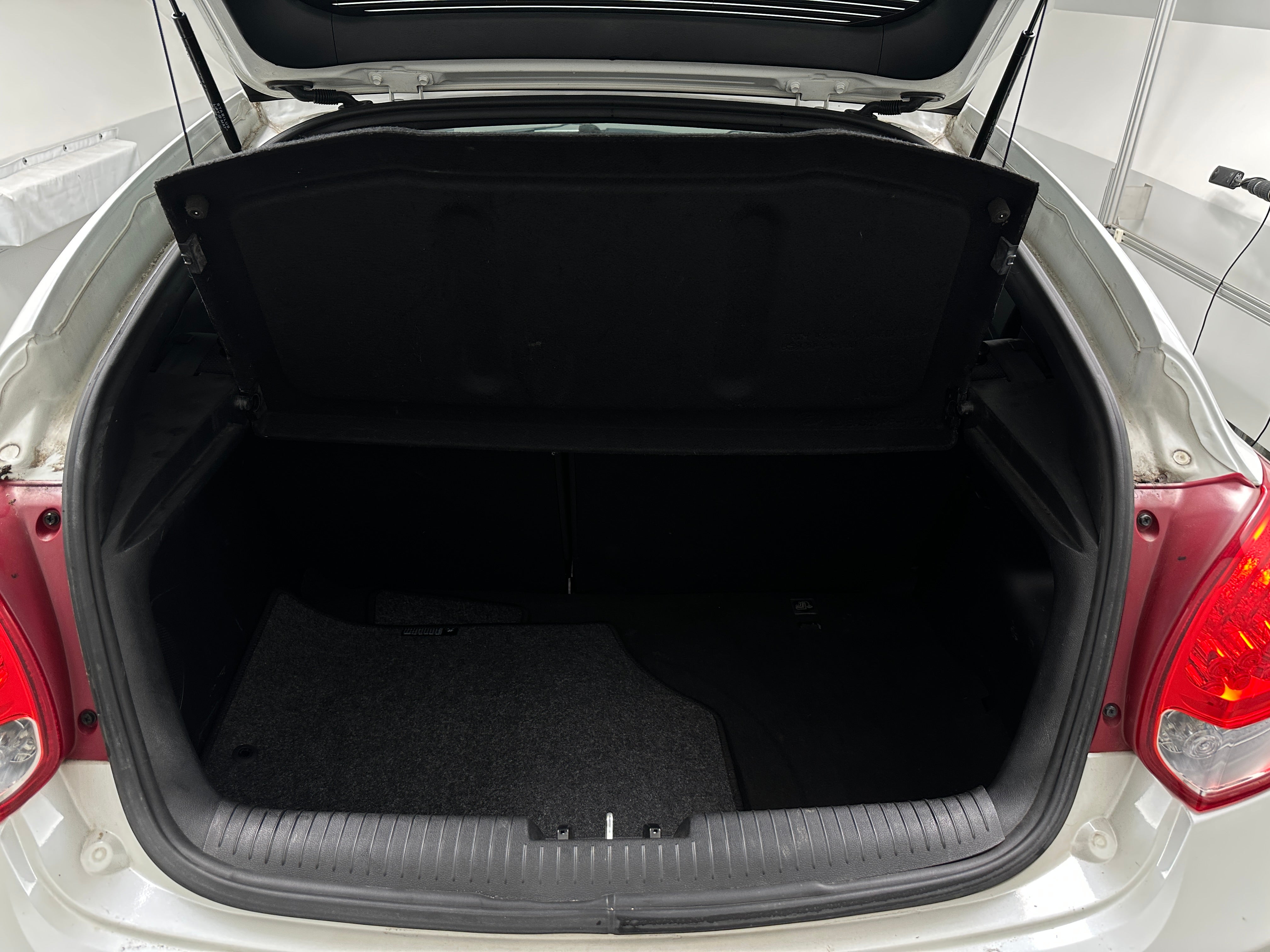 2016 Hyundai Veloster Turbo 4