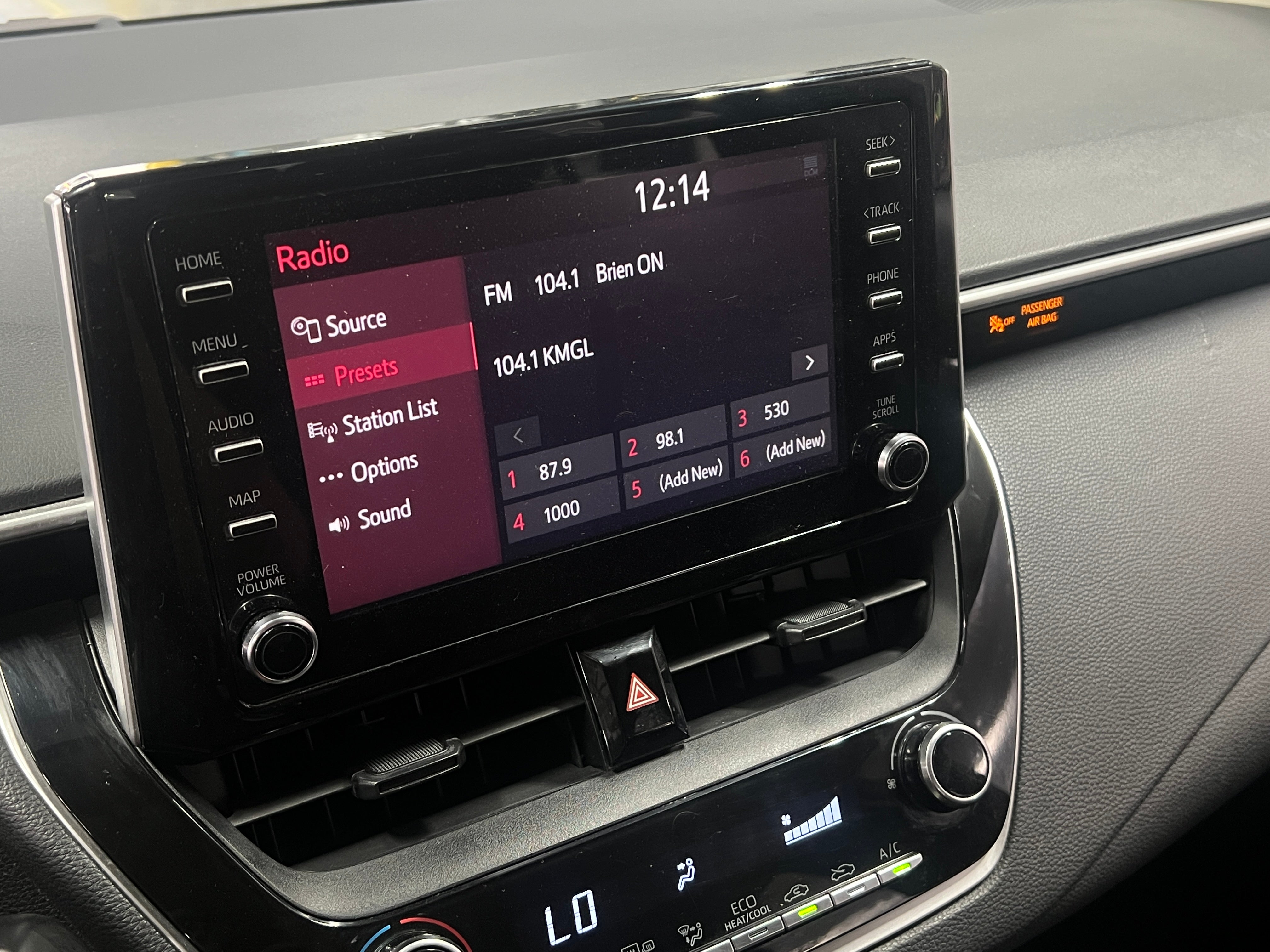 2020 Toyota Corolla LE 4