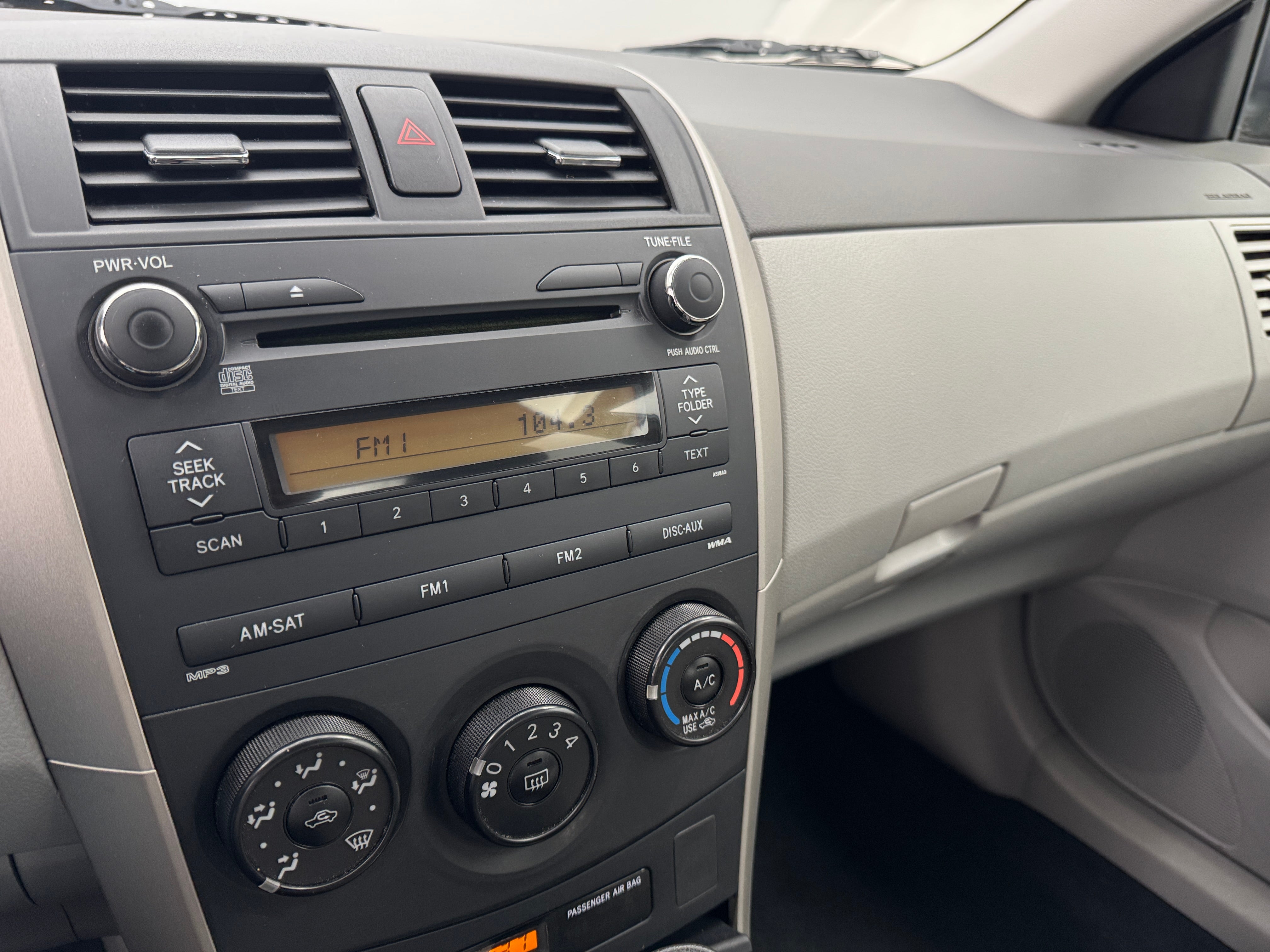 2010 Toyota Corolla LE 4