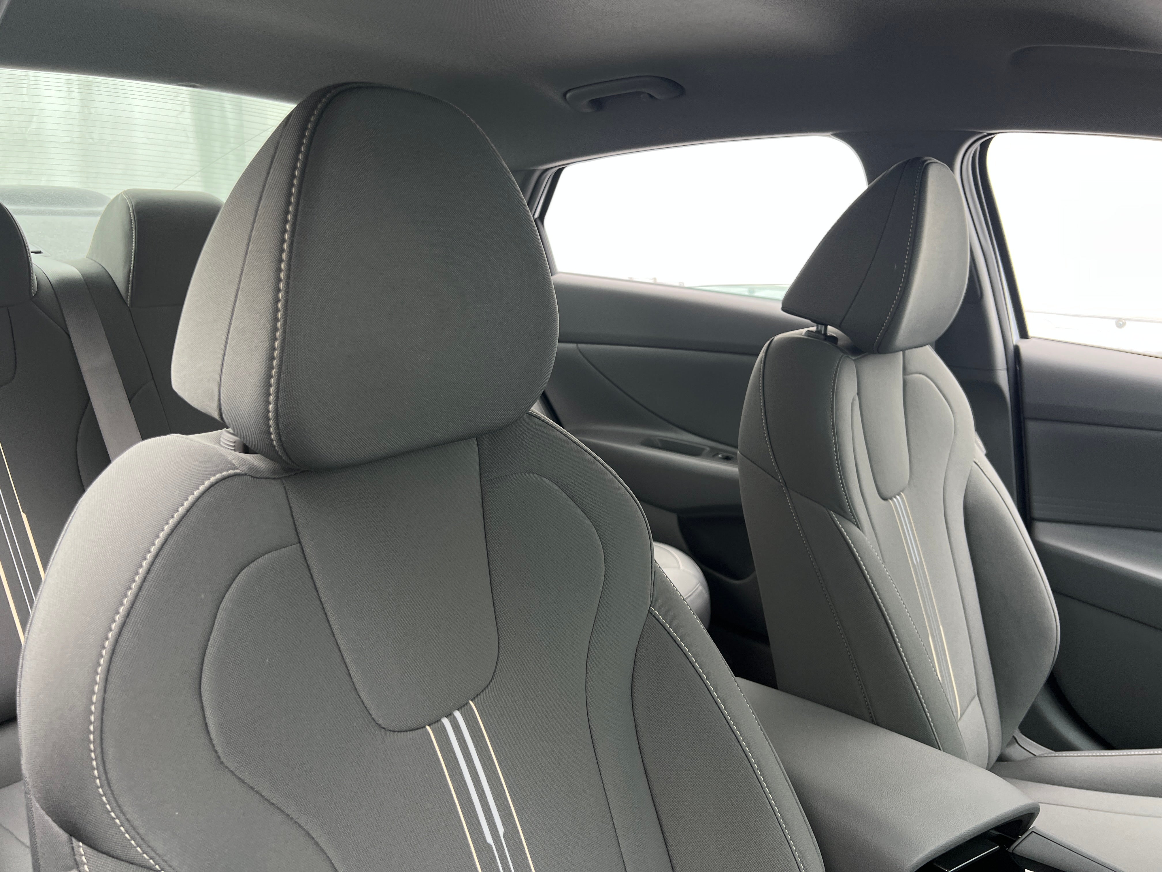 2025 Hyundai Elantra Blue 2