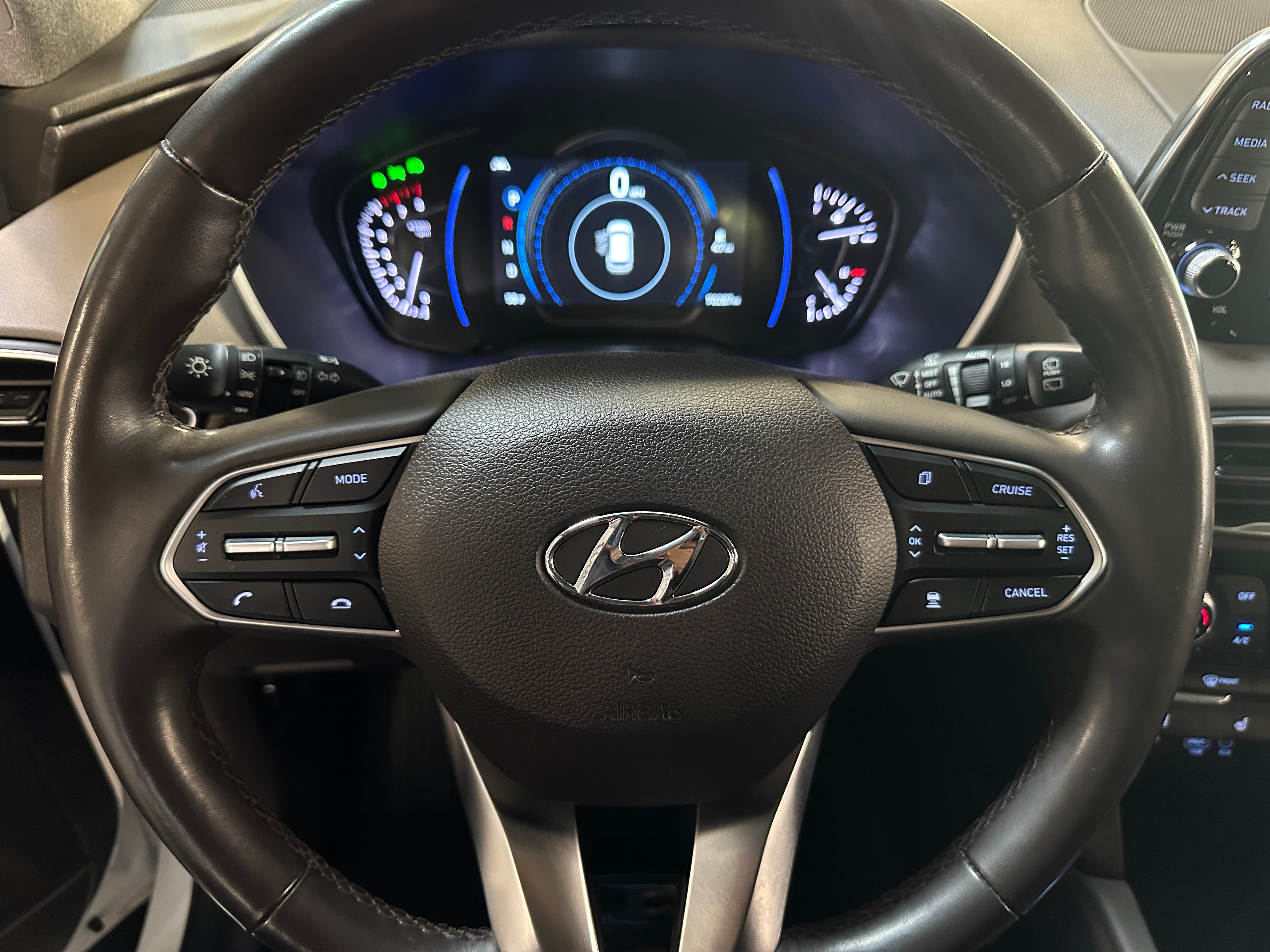 2020 Hyundai Santa Fe Limited 4