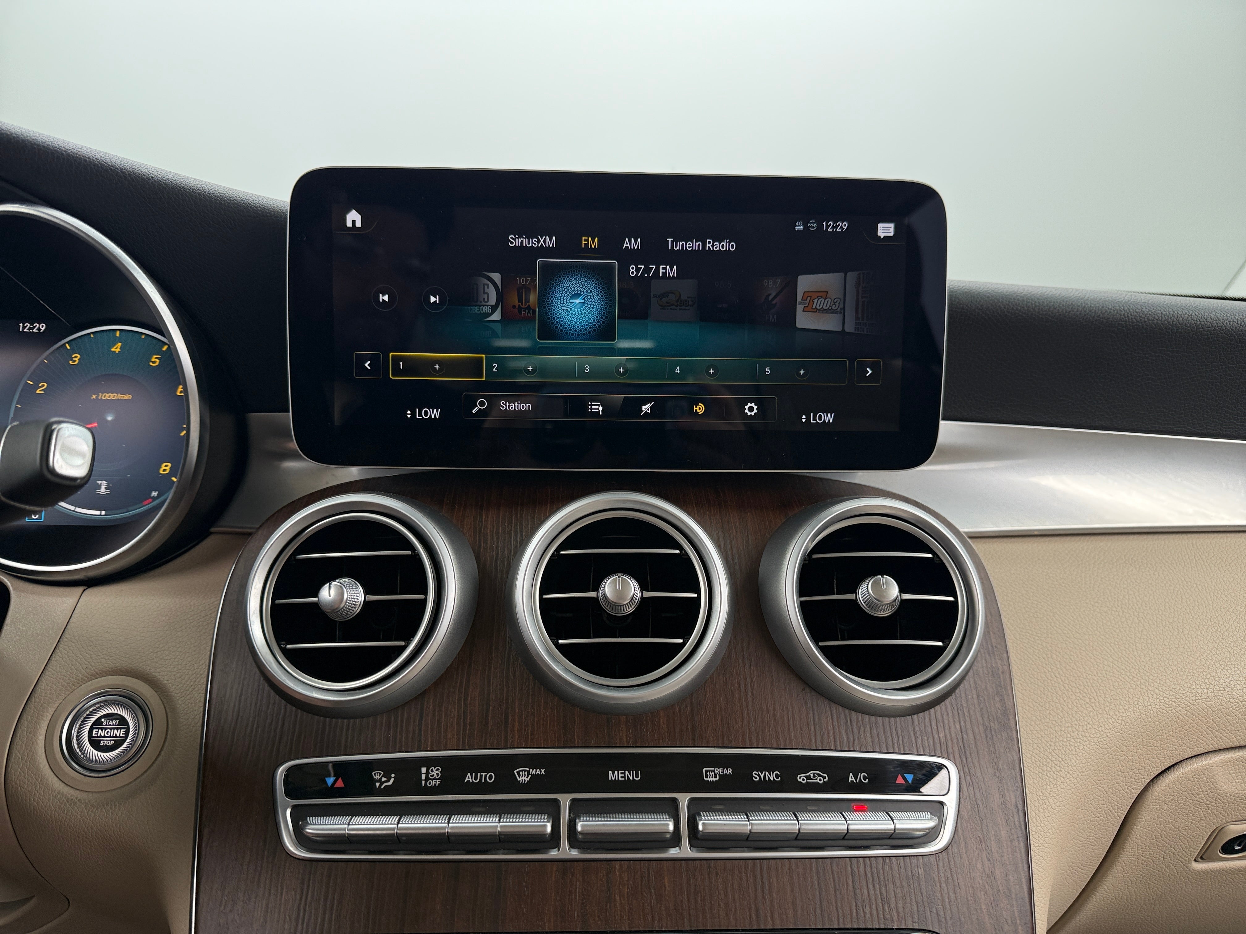 2021 Mercedes-Benz GLC 300 3