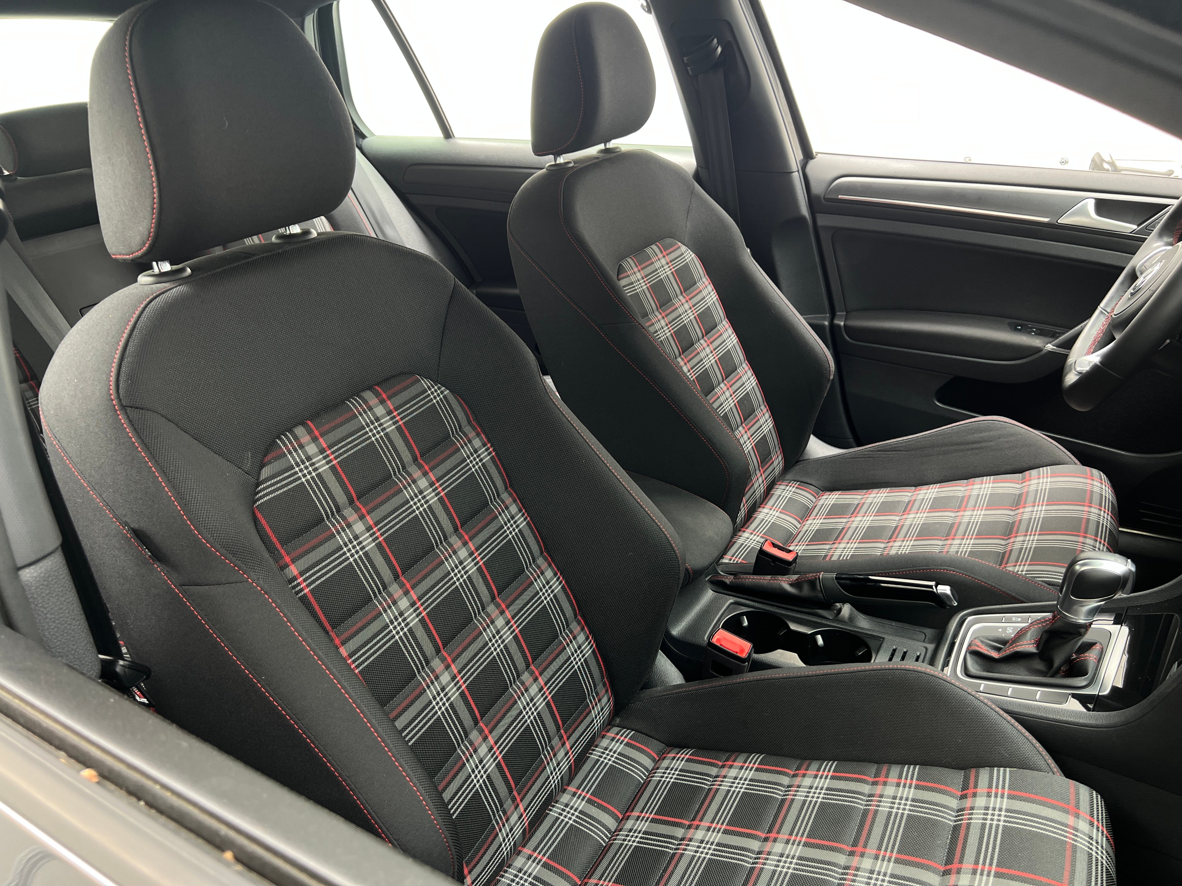2019 Volkswagen Golf GTI S 2
