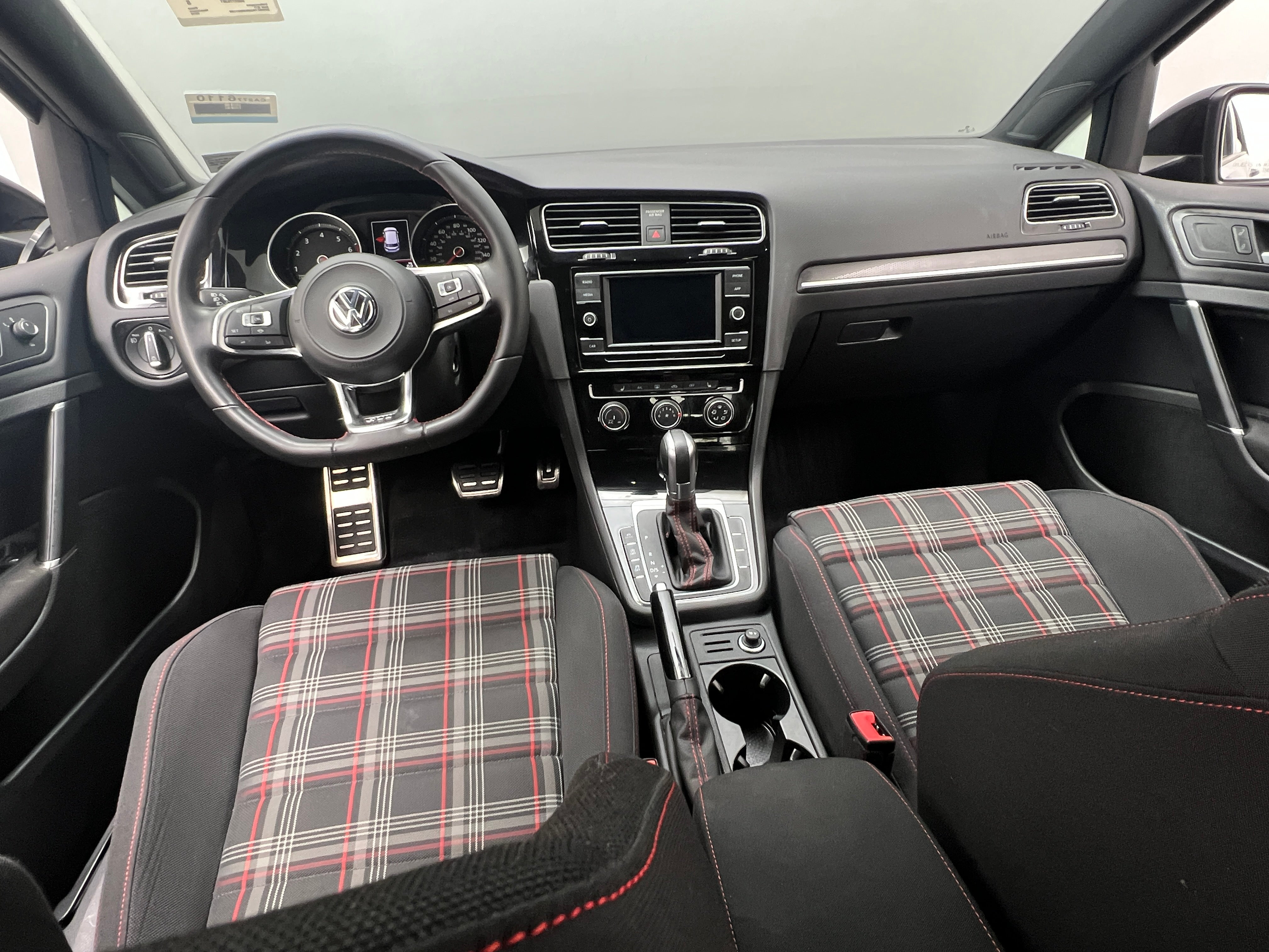 2019 Volkswagen Golf GTI S 3