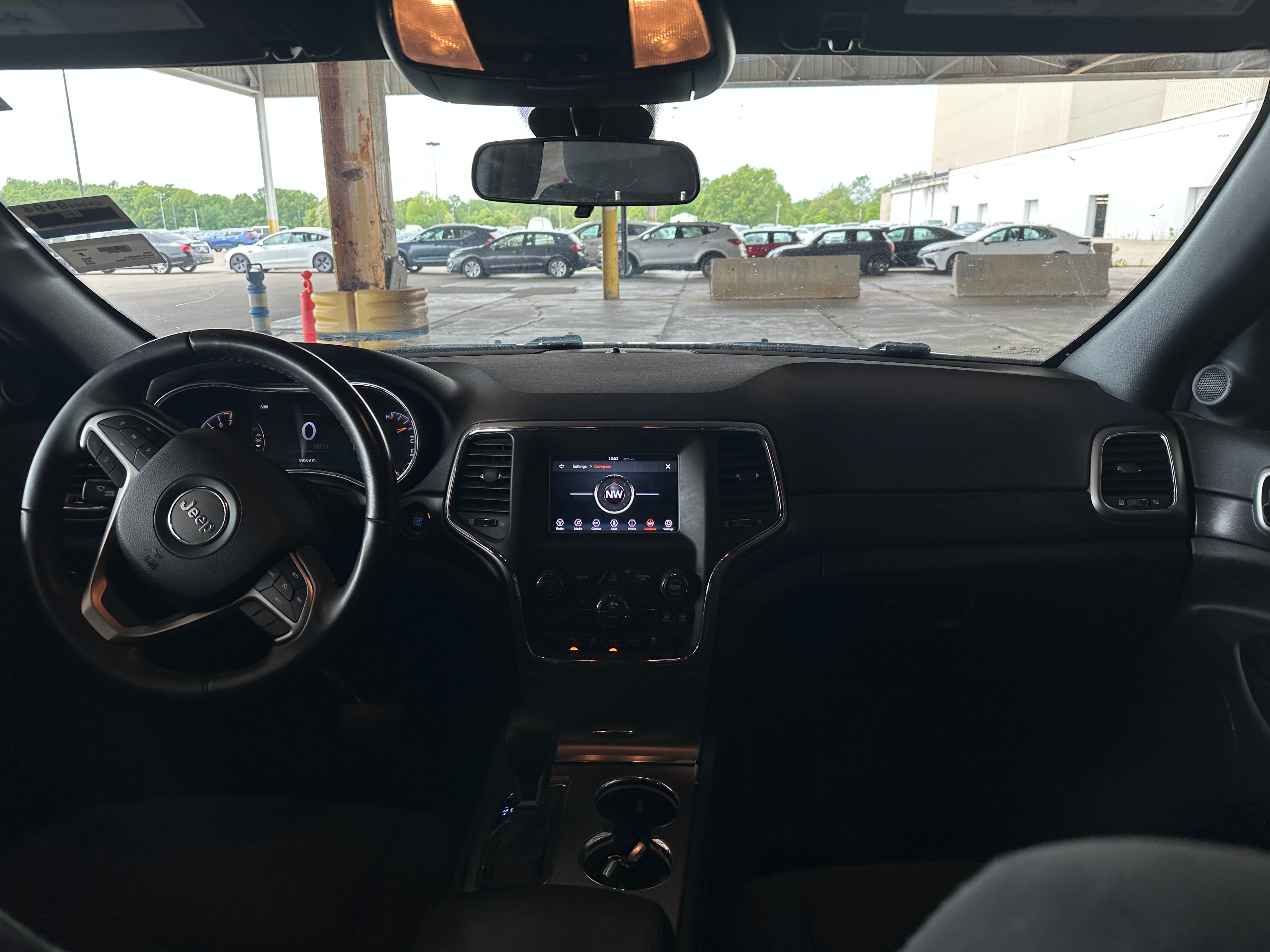 2018 Jeep Grand Cherokee Laredo 3