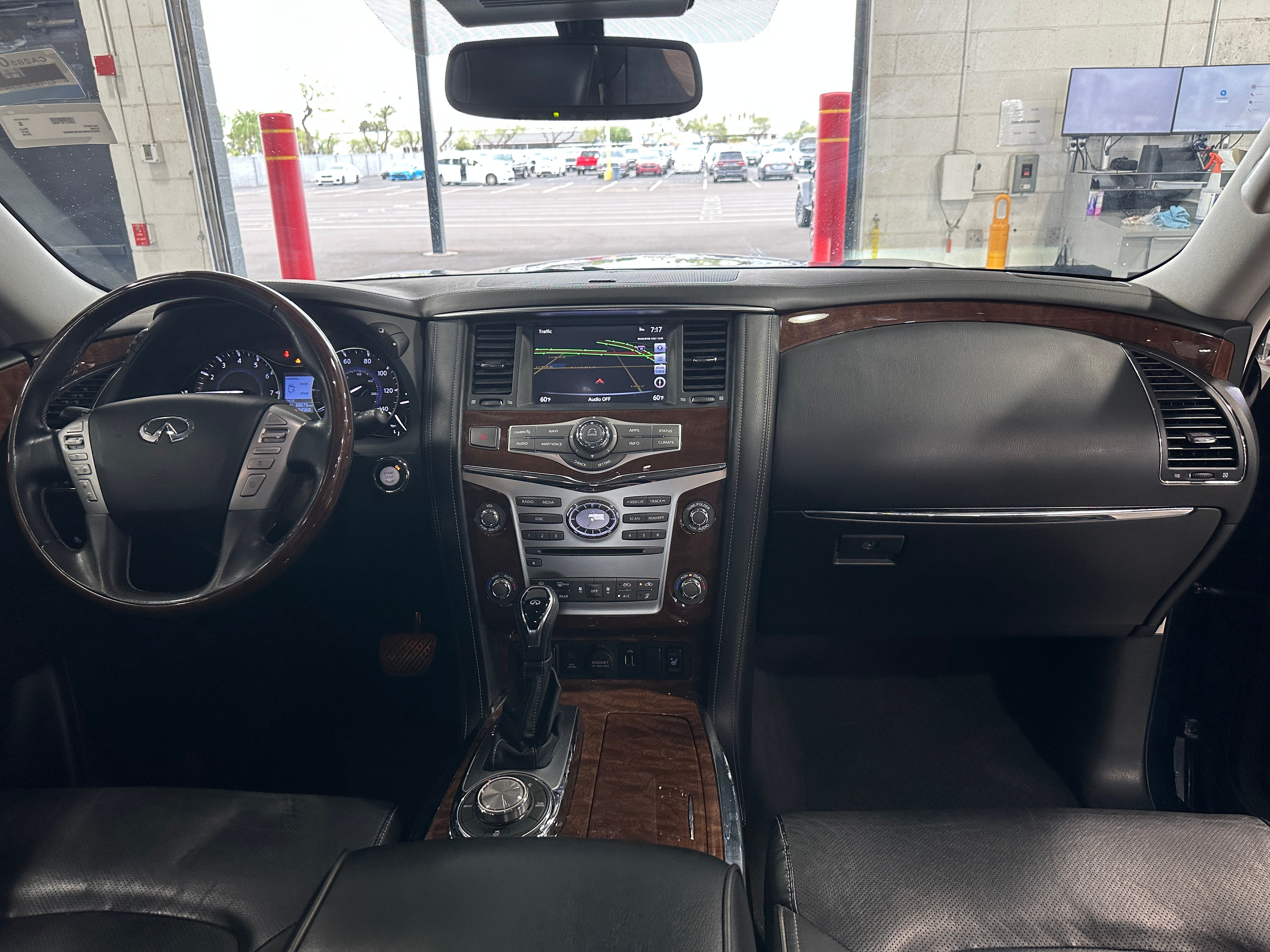 2019 INFINITI QX80 Luxe 2