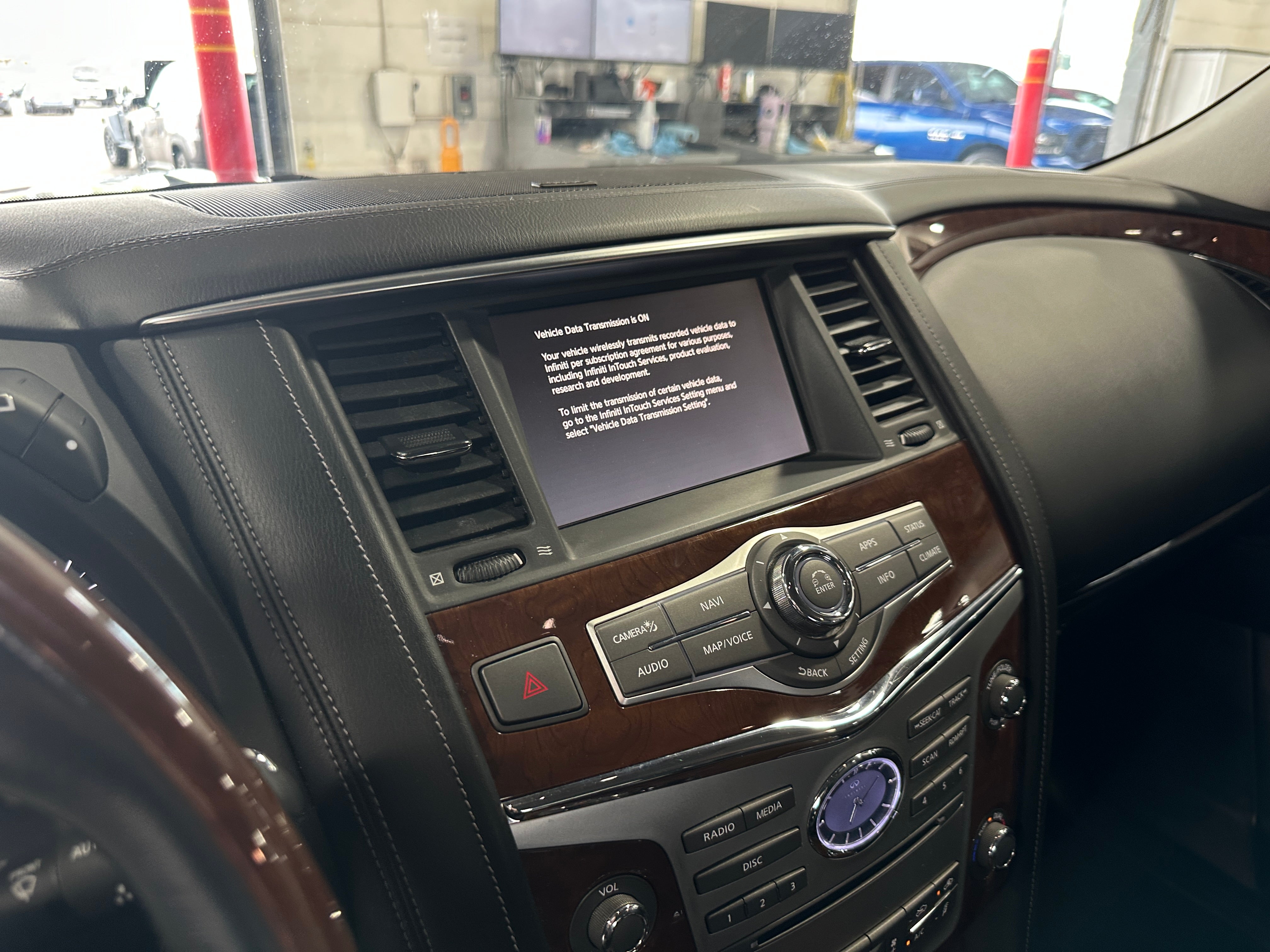 2019 INFINITI QX80 Luxe 3