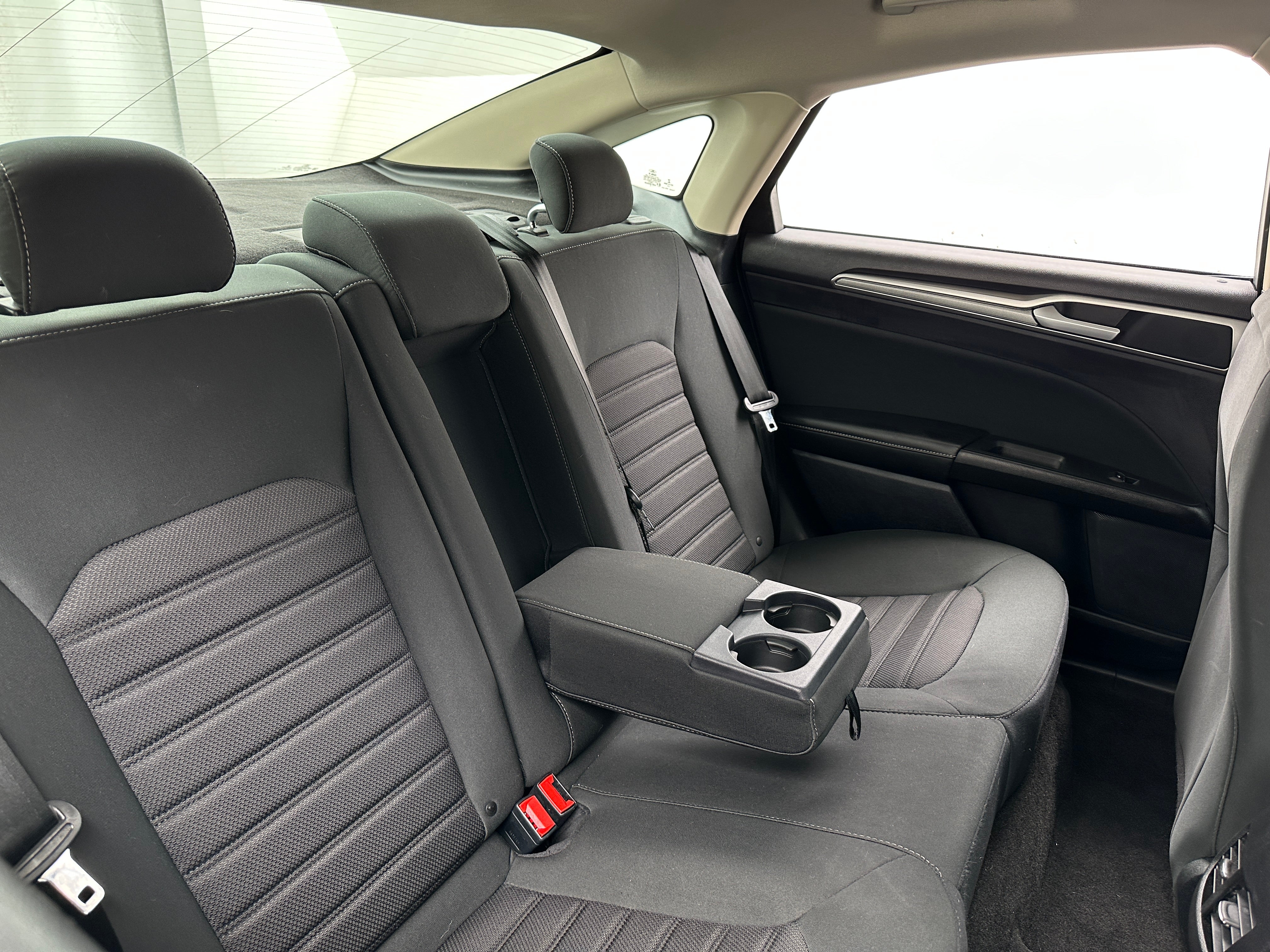 2020 Ford Fusion SE 6