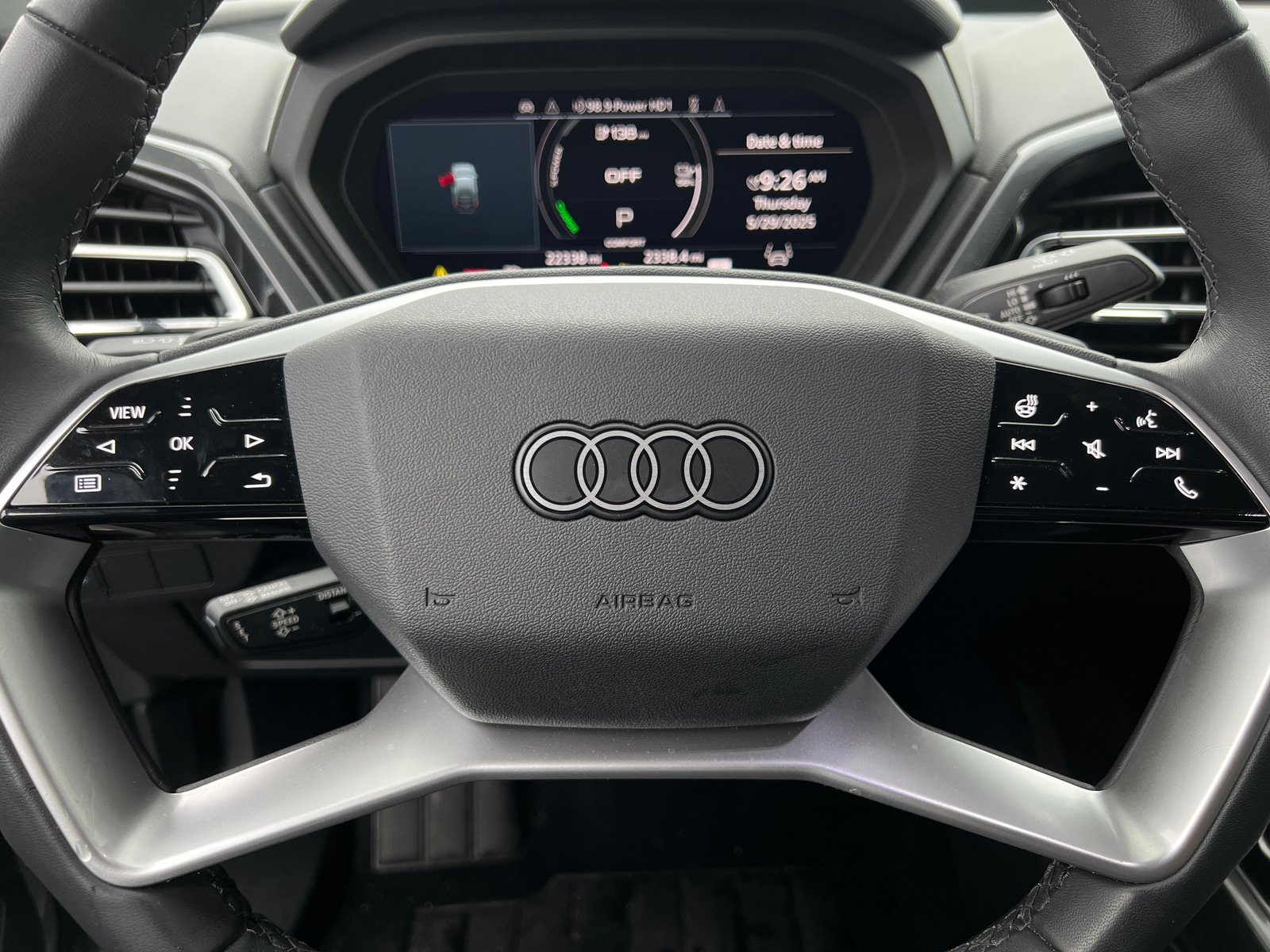 Thumbnail: 2023 Audi Q4 e-tron - 4