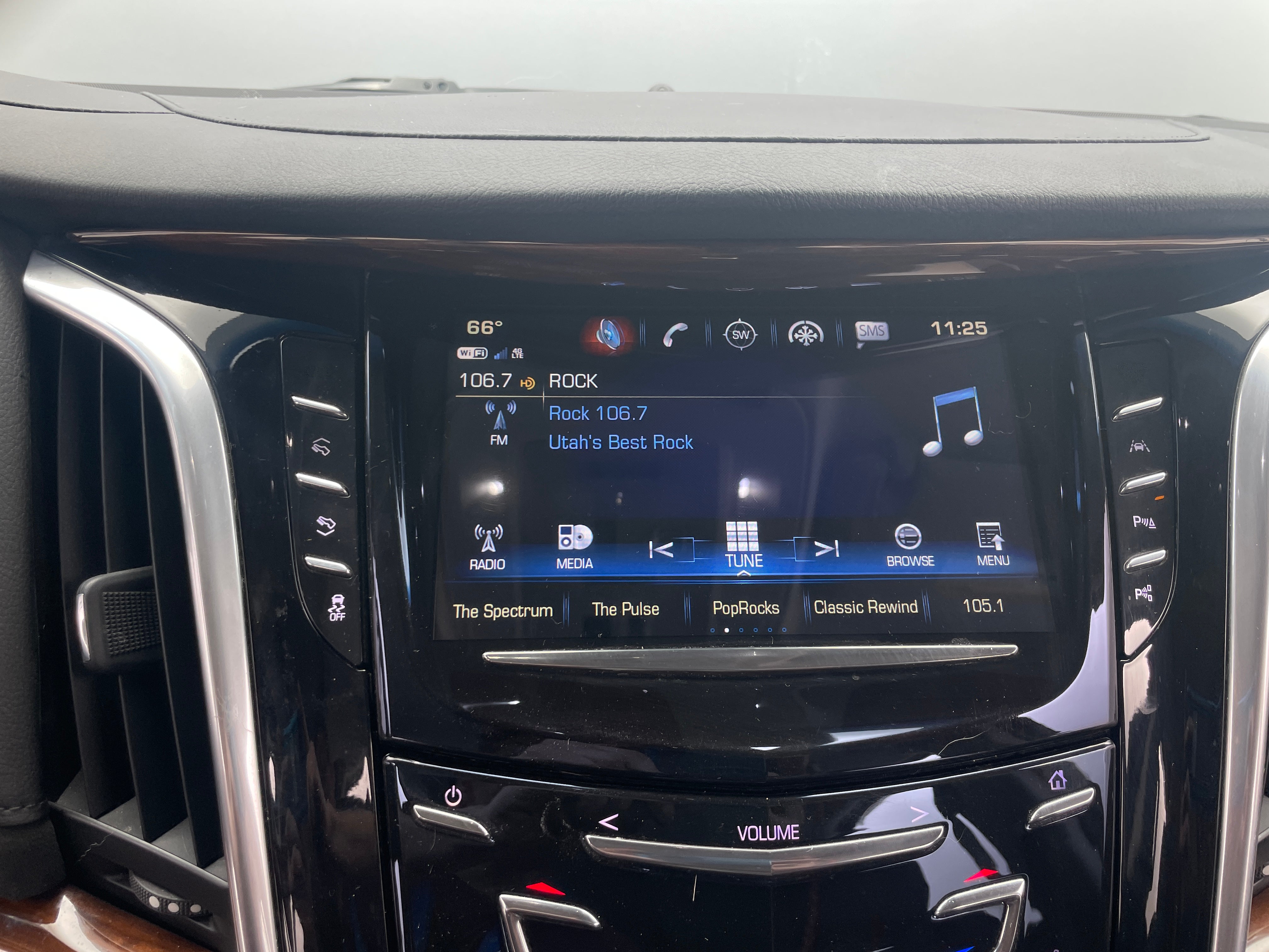 2018 Cadillac Escalade ESV Premium Luxury 3