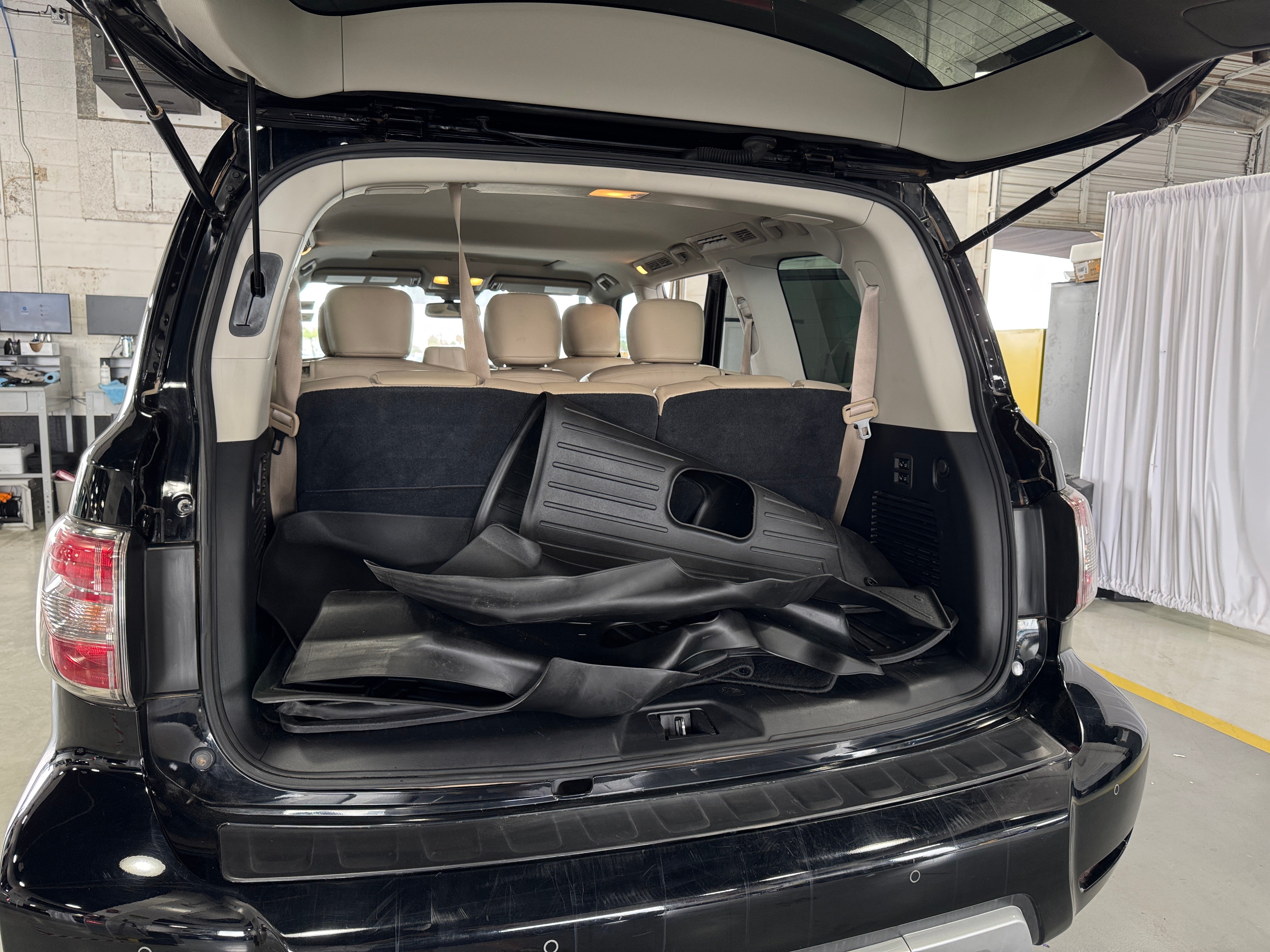 2018 Nissan Armada SL 6