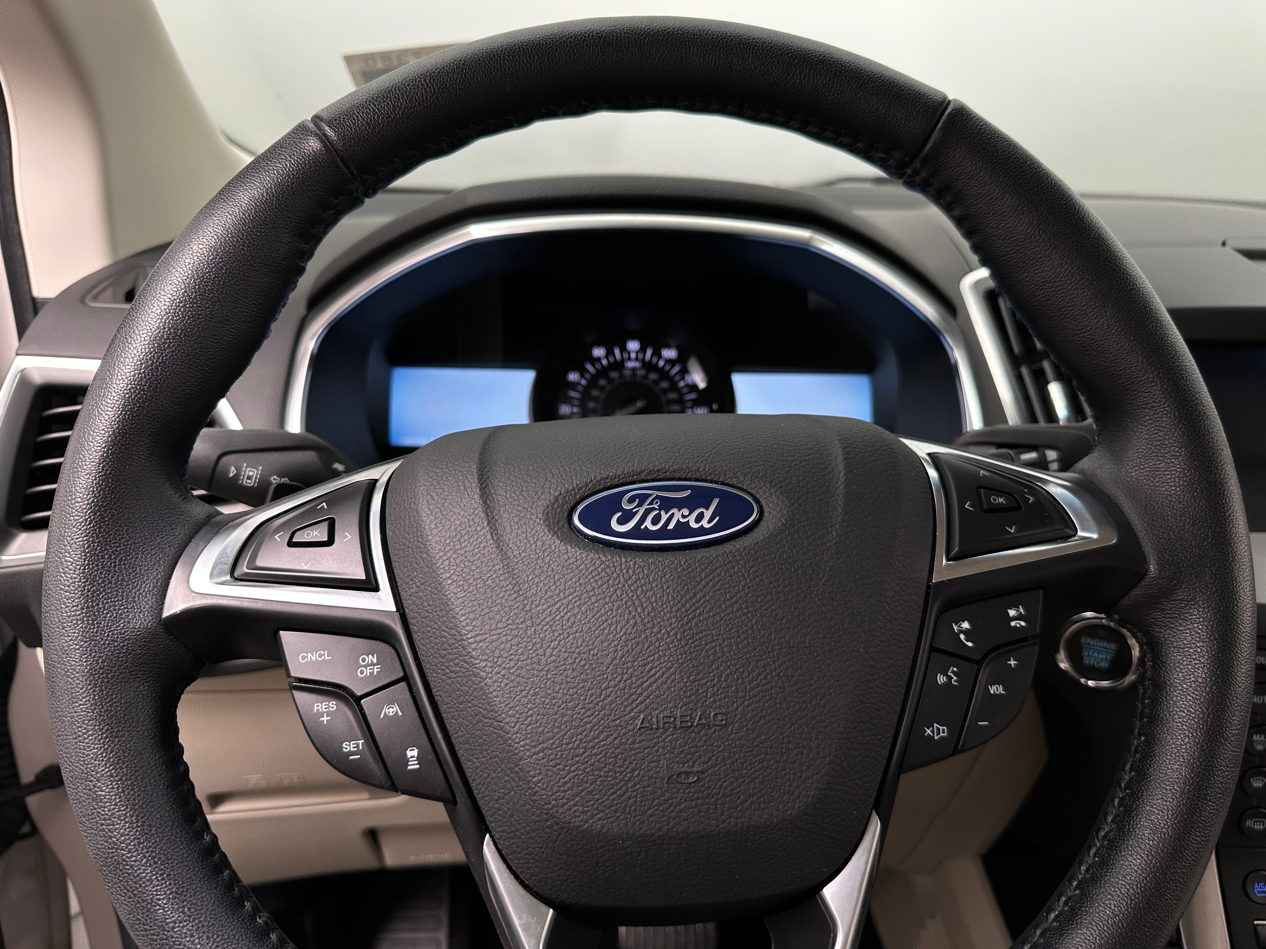 2019 Ford Edge Titanium 4