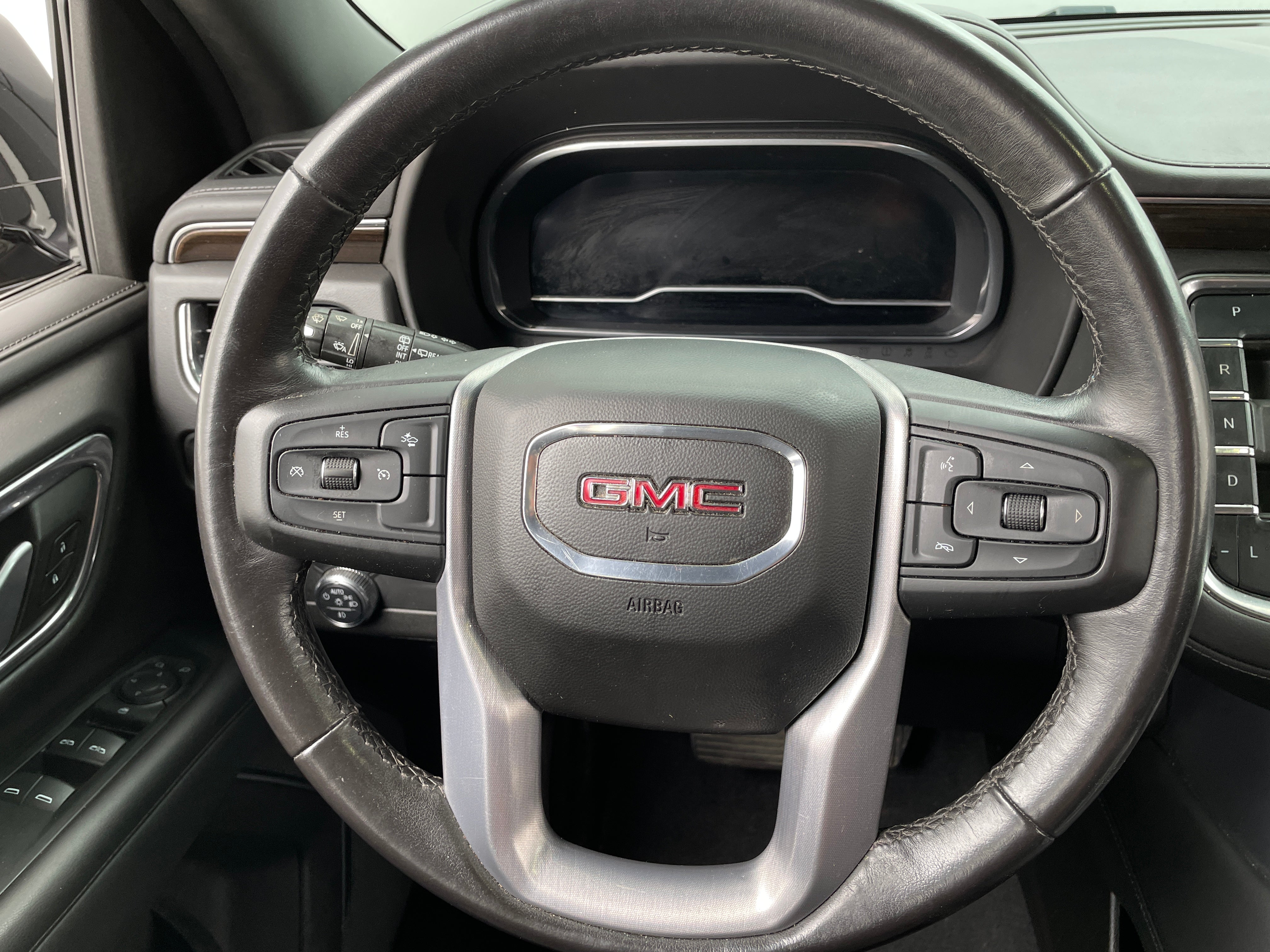 2022 GMC Yukon SLE 5