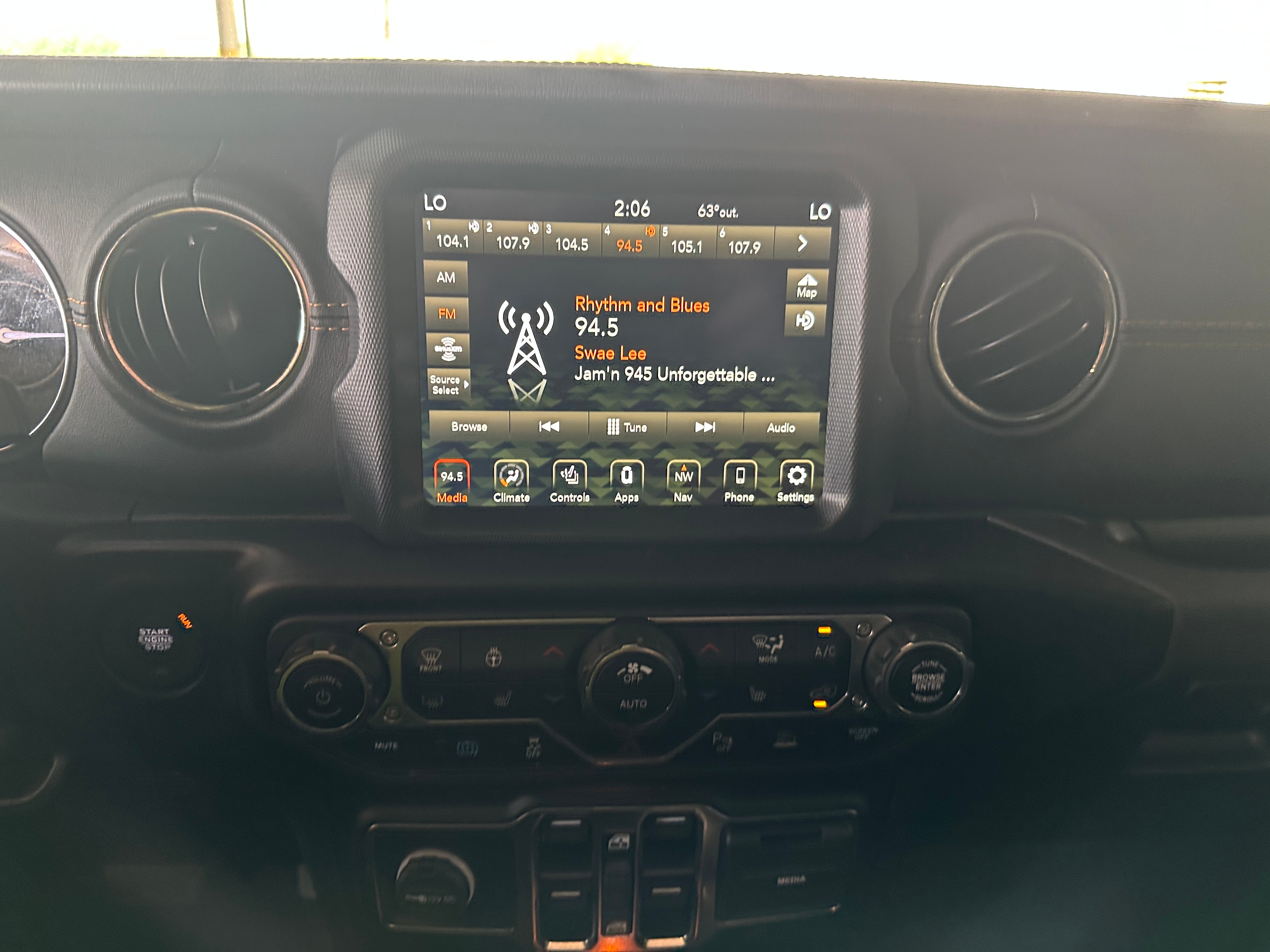 2022 Jeep Wrangler Unlimited Altitude 3