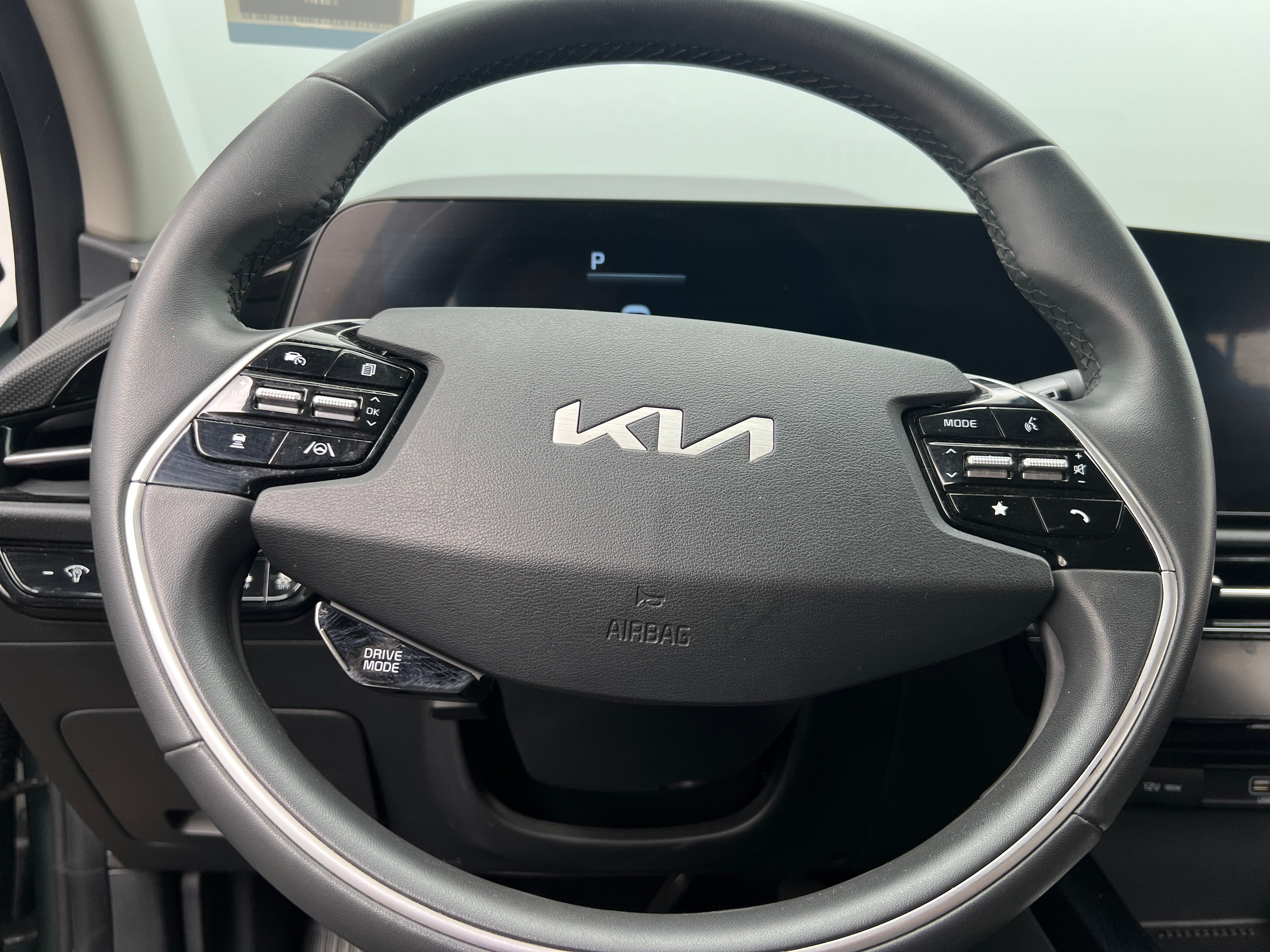 2023 Kia Niro EX 4