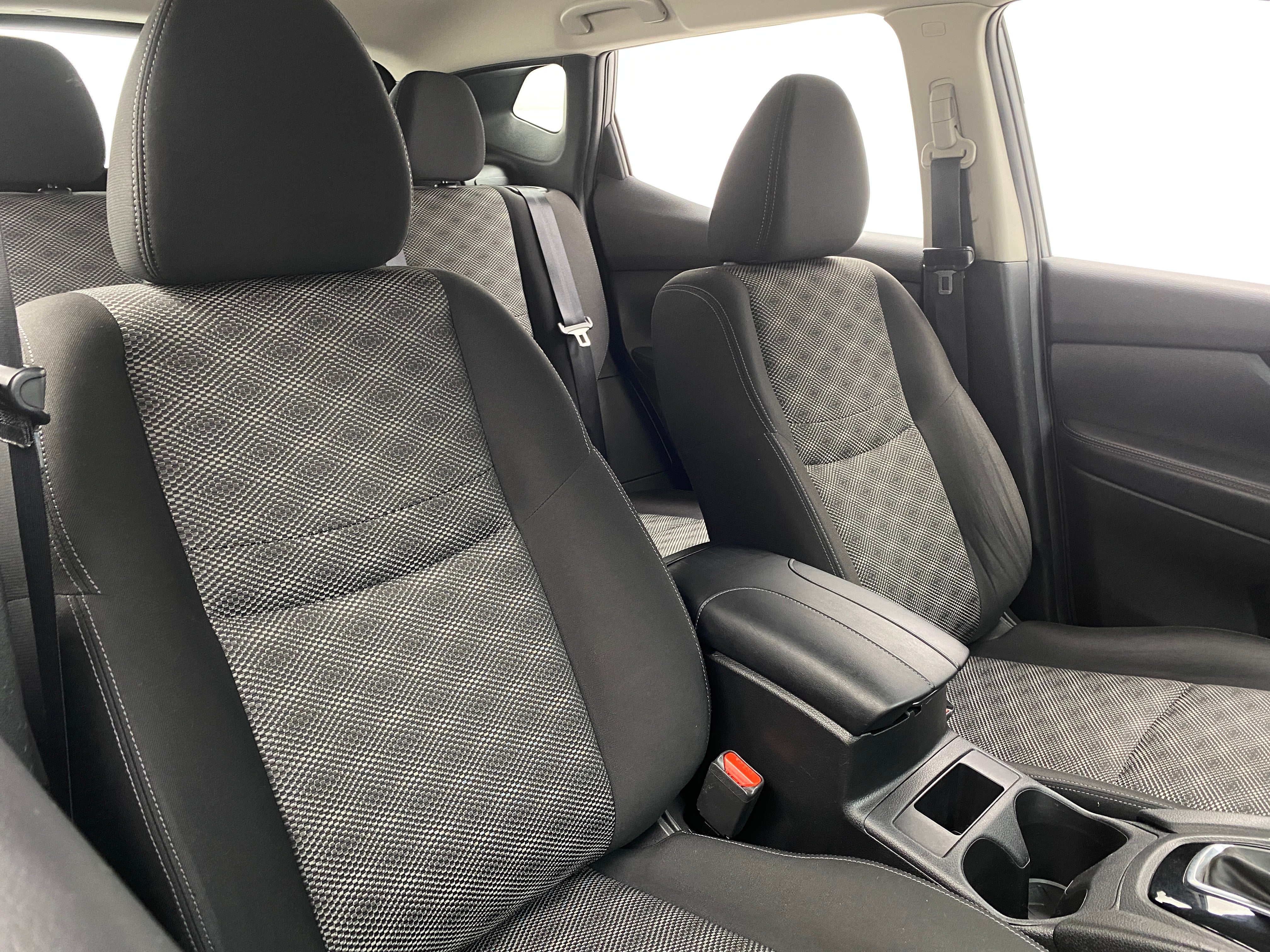 2017 Nissan Rogue Sport SV 2