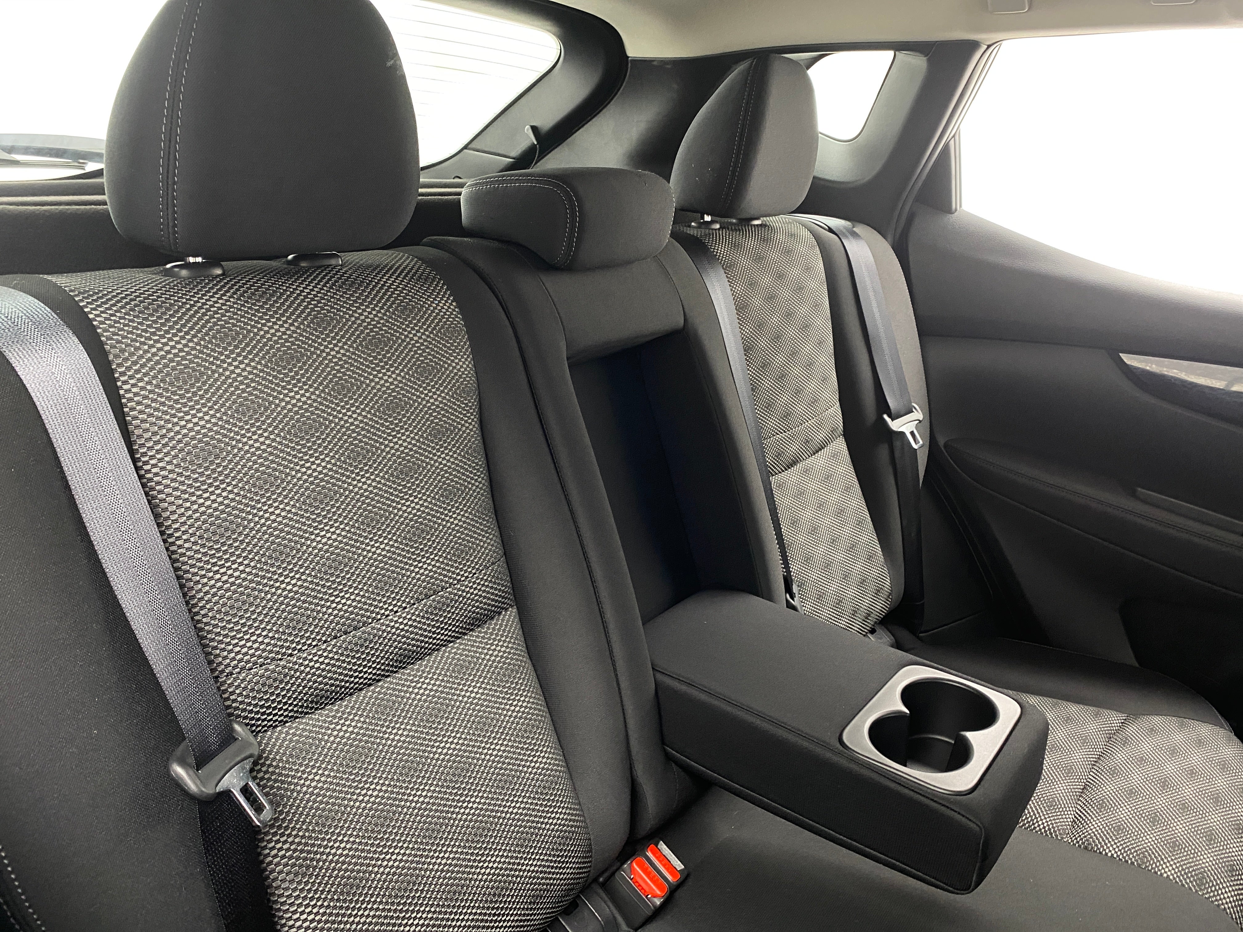 2017 Nissan Rogue Sport SV 6