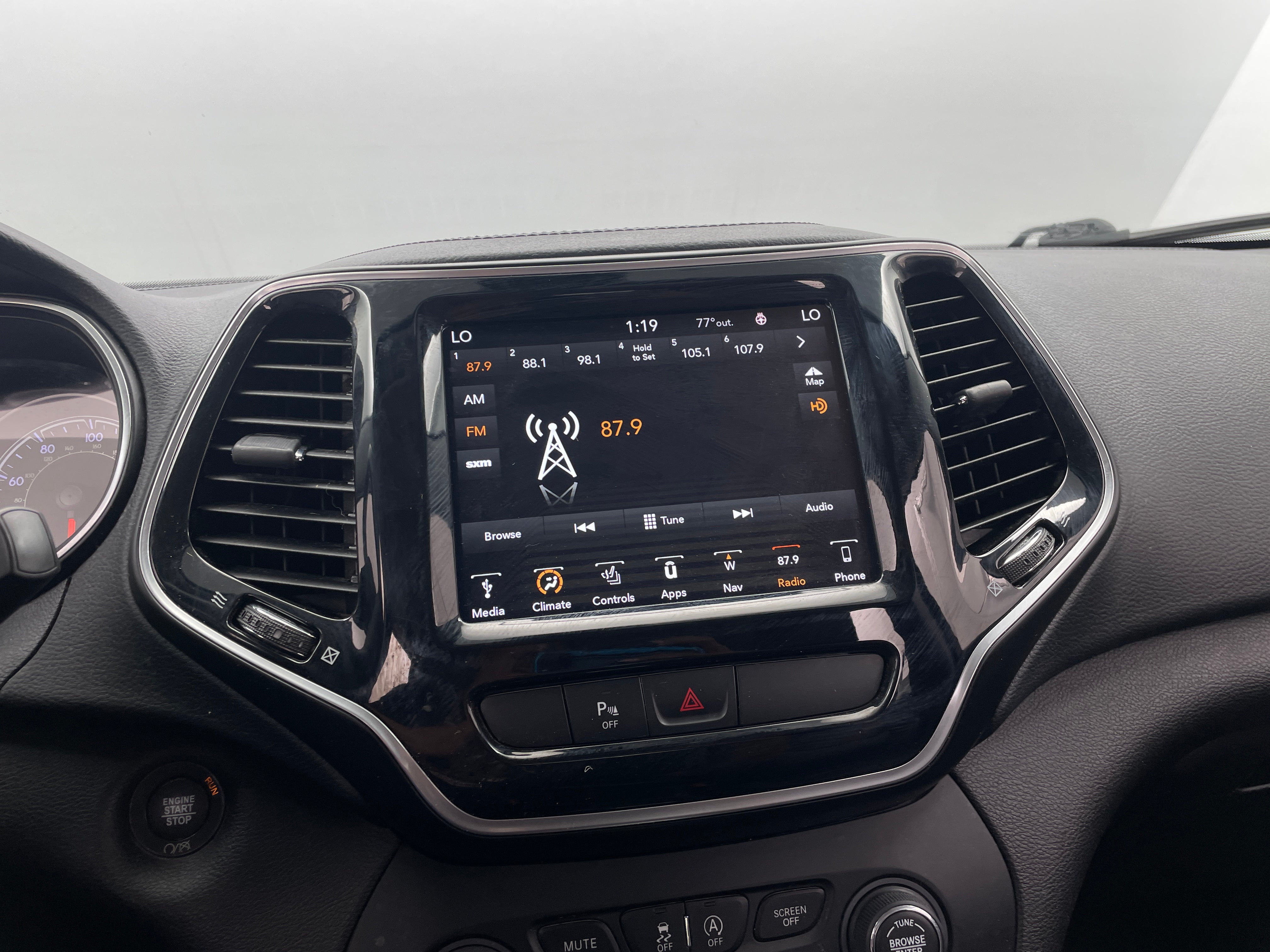 2019 Jeep Cherokee Limited Edition 3