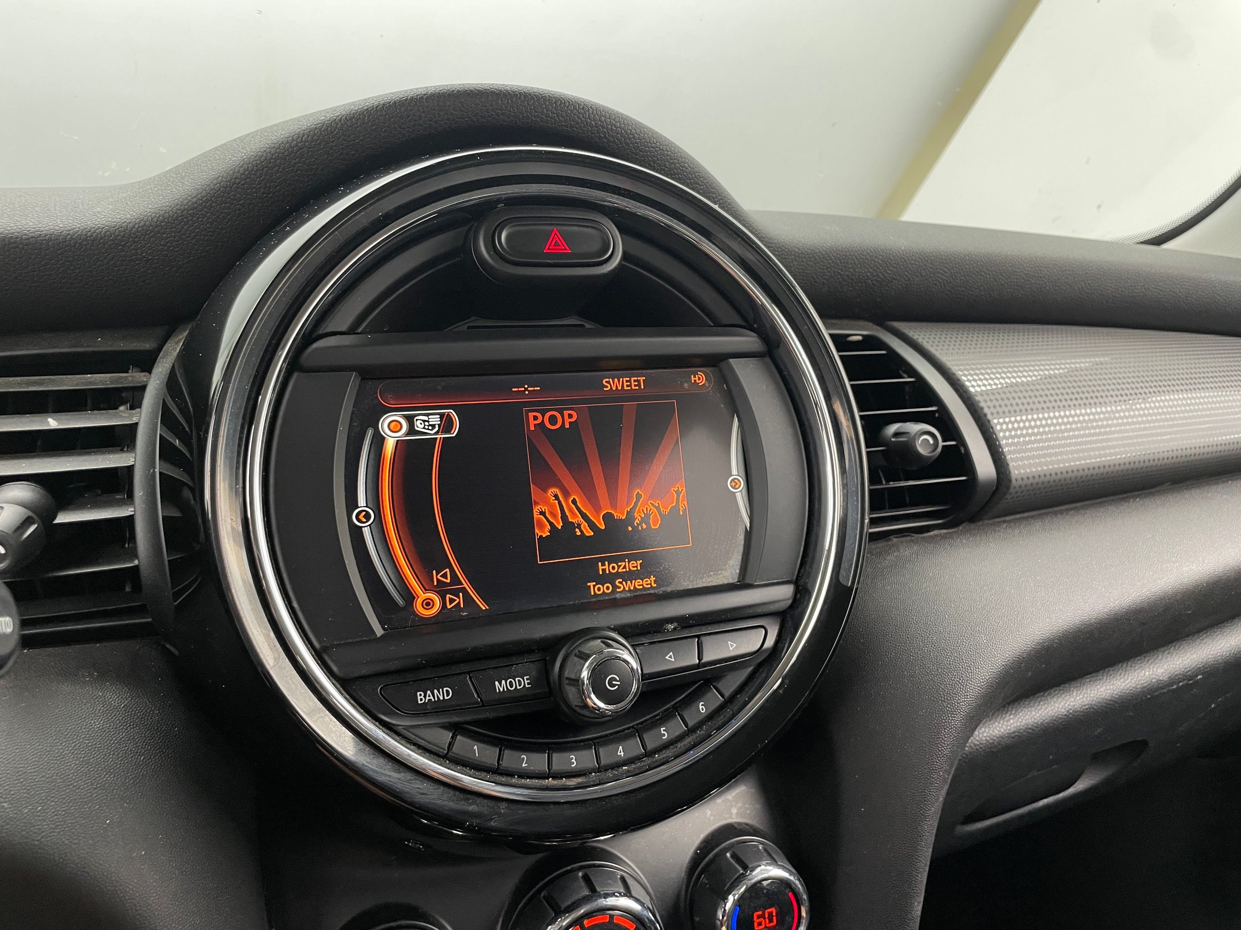 2015 MINI Cooper Hardtop 4 Door 3