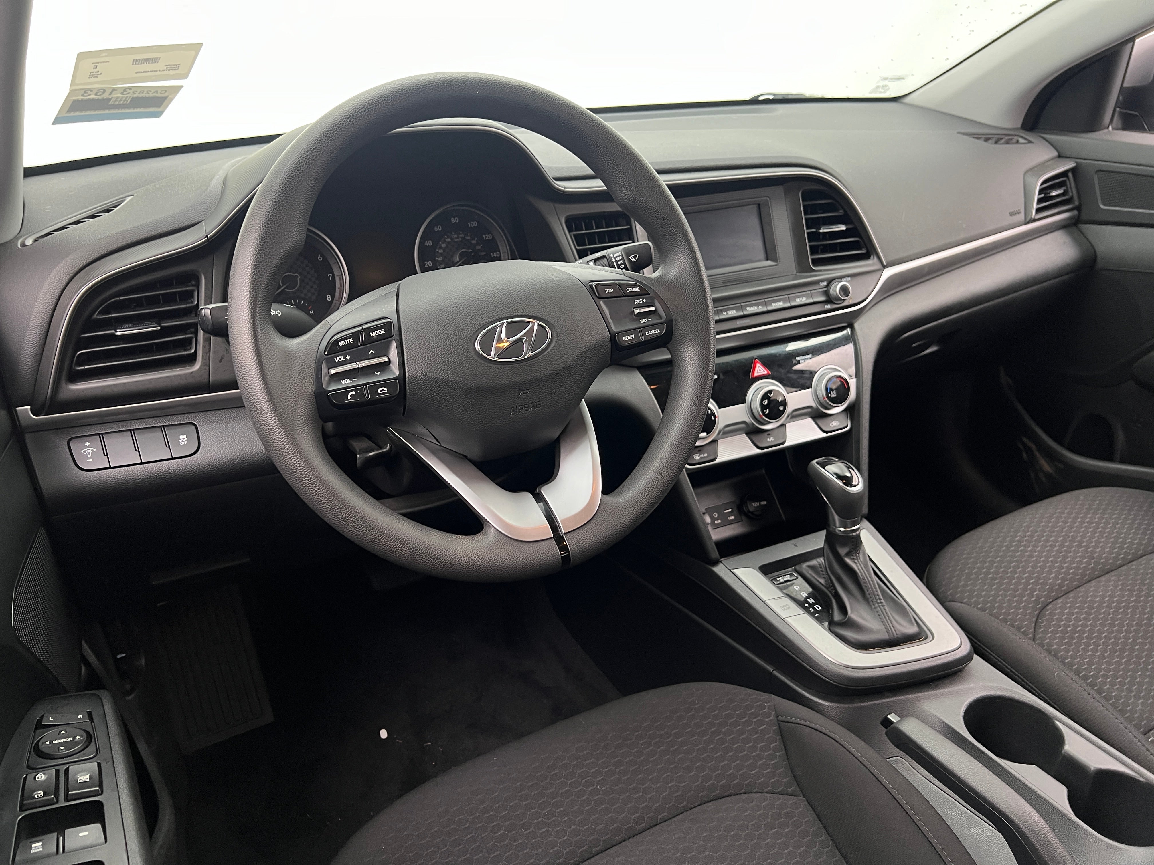 2019 Hyundai Elantra SE 3