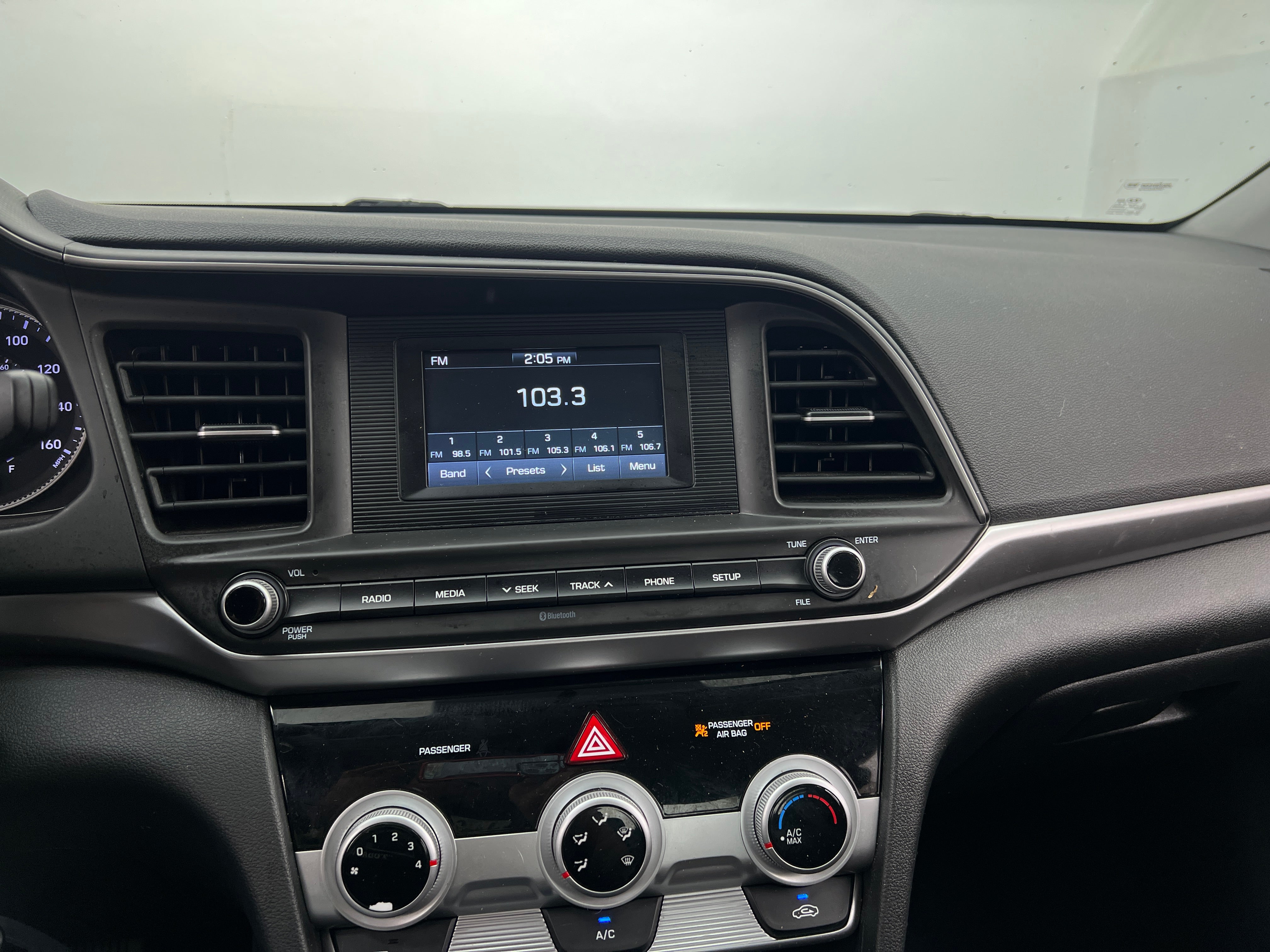2019 Hyundai Elantra SE 4